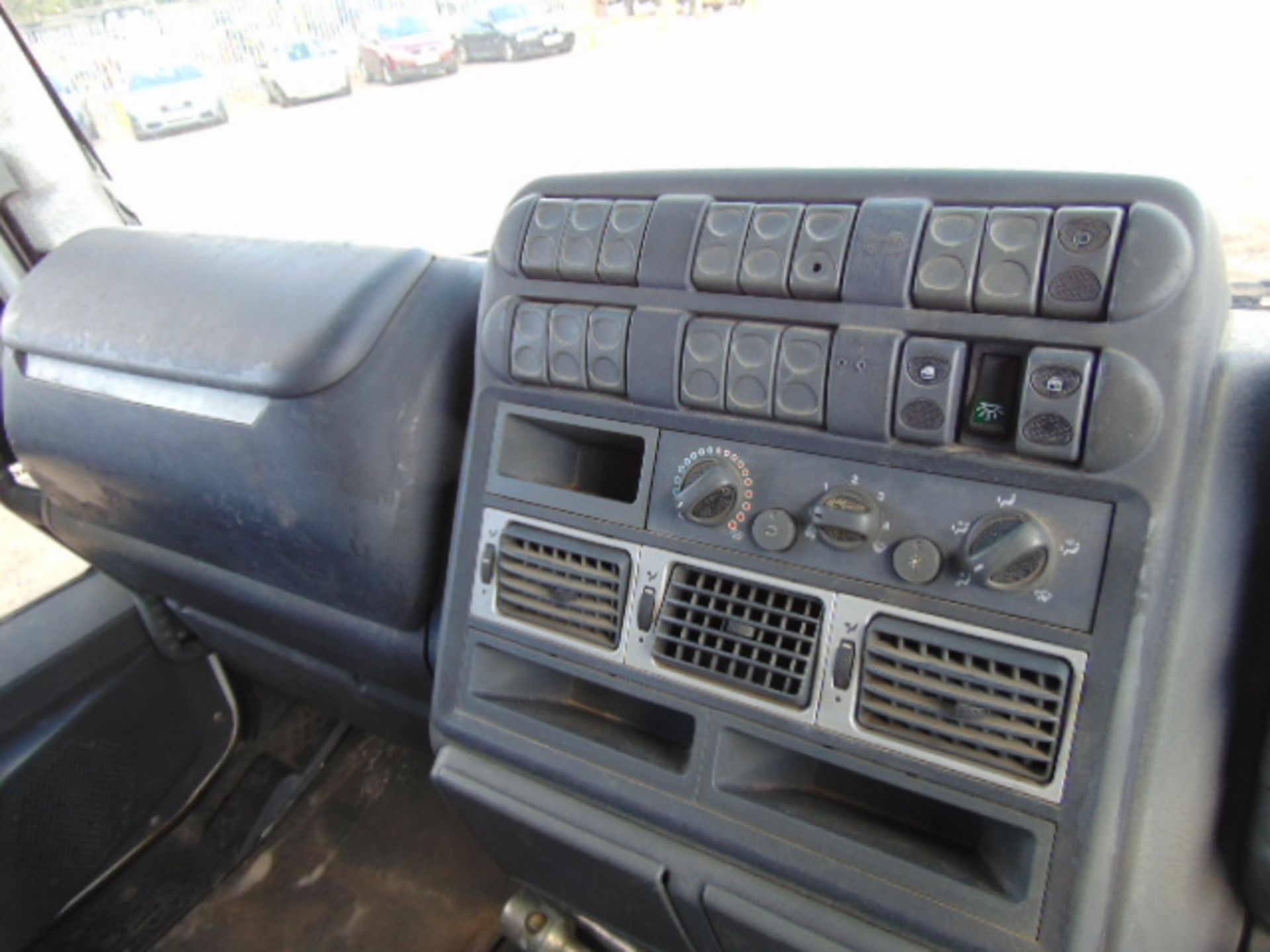 Ford Iveco EuroCargo ML150E21 8T Curtain Side Complete with Rear Tail Lift - Image 17 of 21