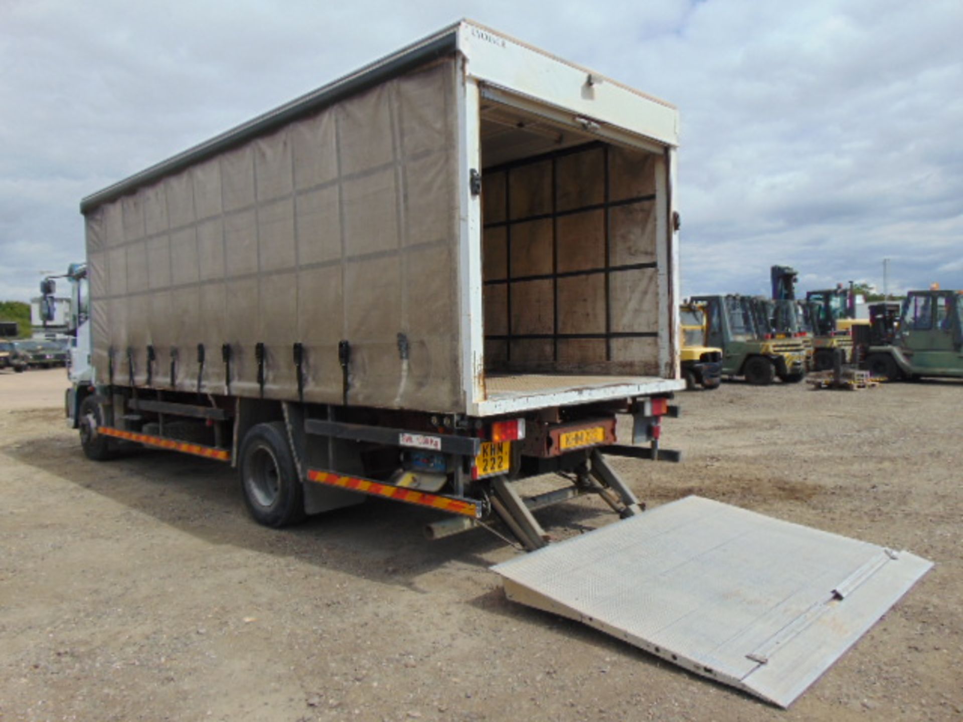 Ford Iveco EuroCargo ML150E21 8T Curtain Side Complete with Rear Tail Lift - Image 11 of 21