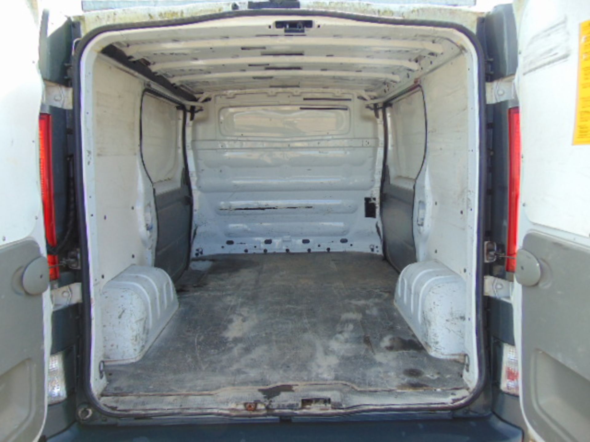 Vauxhall Vivaro 2.0 Turbo Diesel Panel Van - Image 13 of 15