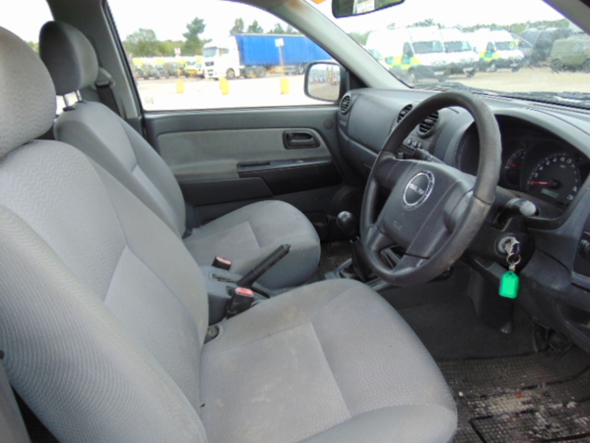 2009 Isuzu D-Max Double Cab 2.5 Diesel 4 x 4 - Image 12 of 16