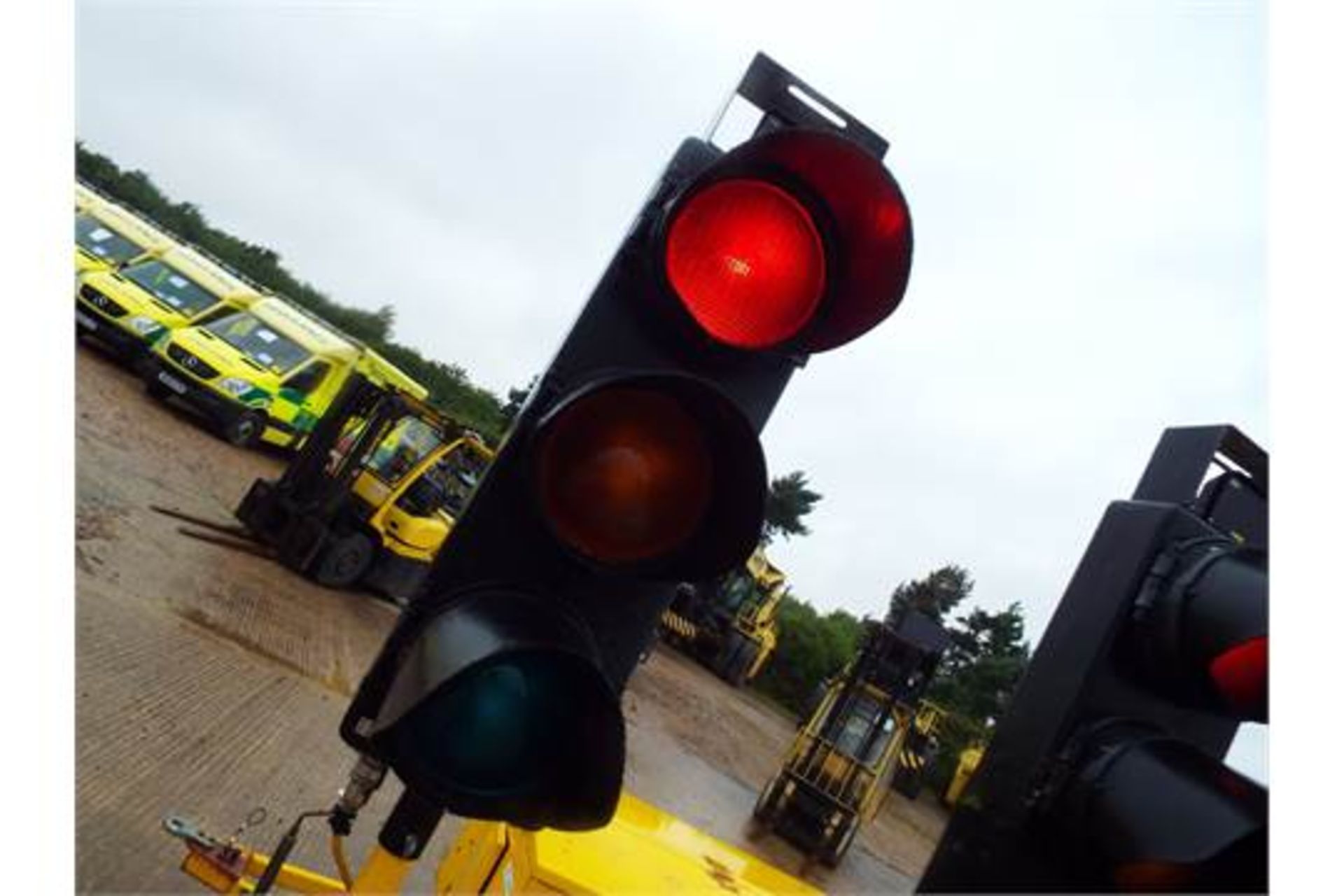 SPW QL7-4 Multi Phase Quiet Light Trailer Mounted Signals/Traffic Light System - Image 2 of 27