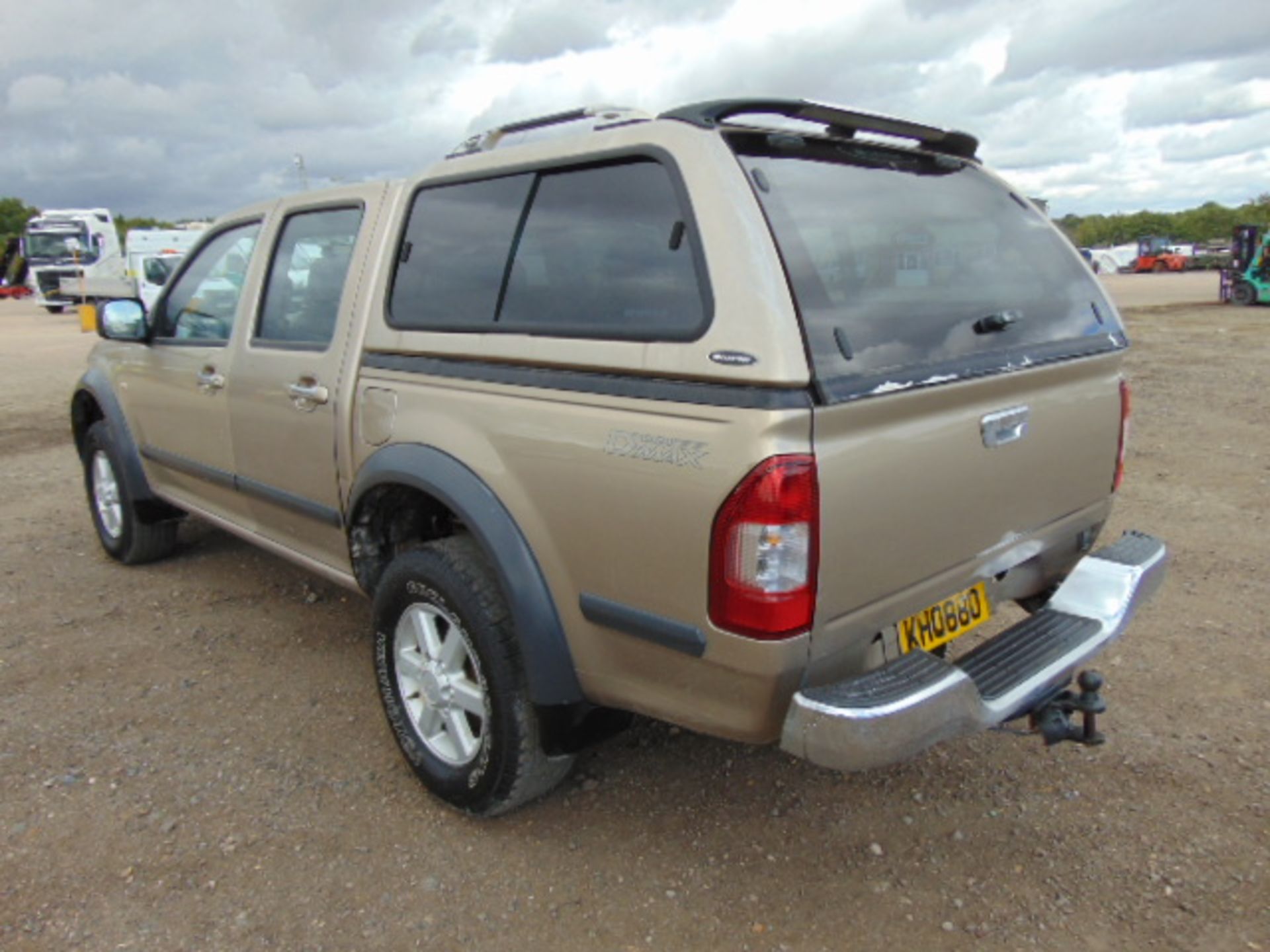 2004 Isuzu D-Max 3.0 TD 4 x 4 Double Cab Pickup - Image 8 of 17