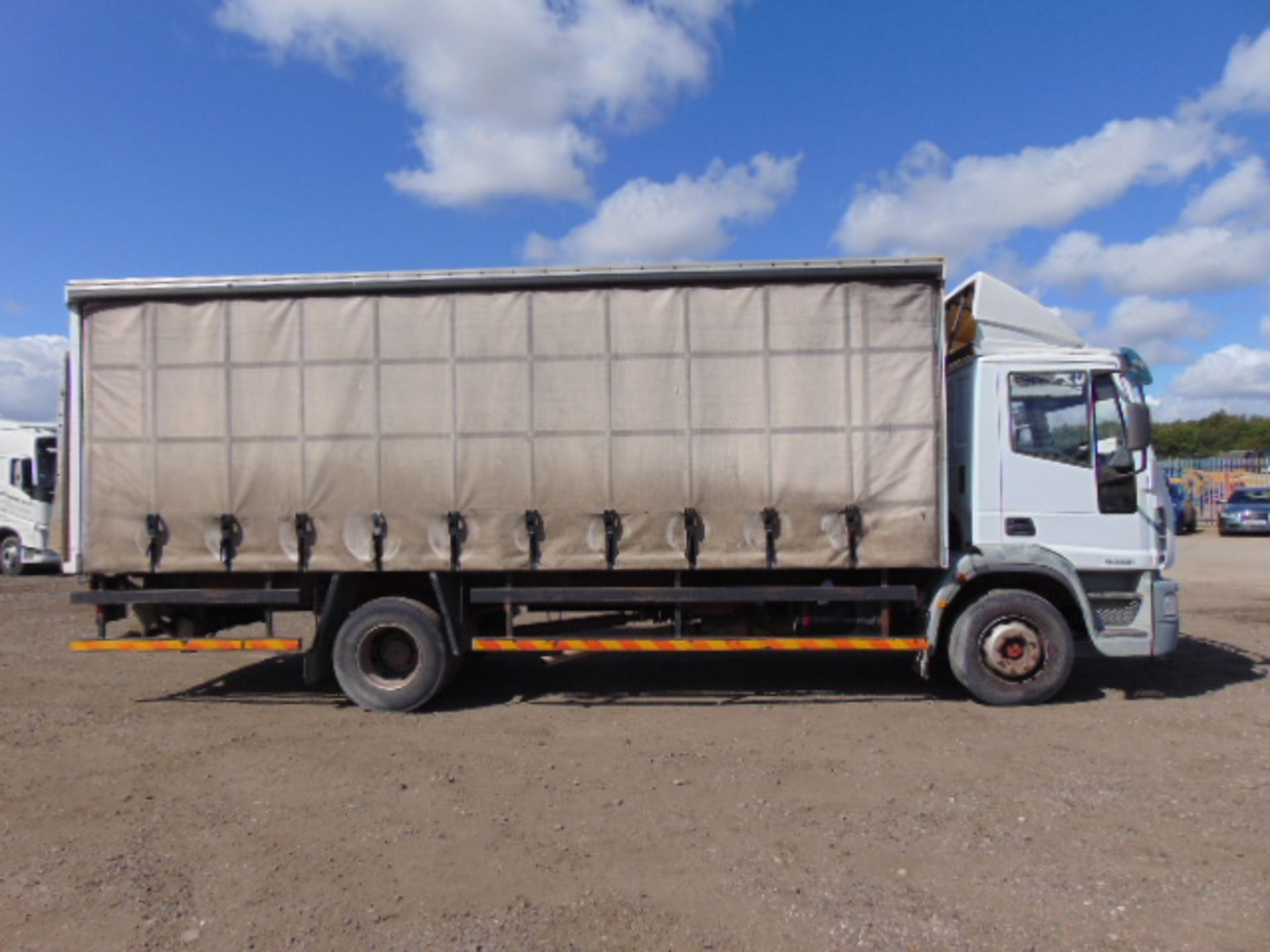 Ford Iveco EuroCargo ML150E21 8T Curtain Side Complete with Rear Tail Lift - Image 5 of 21