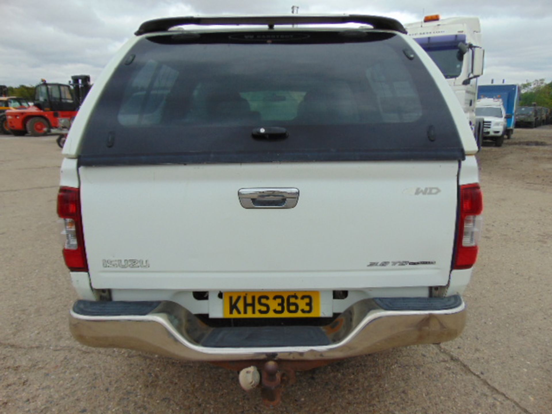 Isuzu D-Max Double Cab 3.0 Diesel 4 x 4 Pickup 97,748 miles - Image 7 of 17