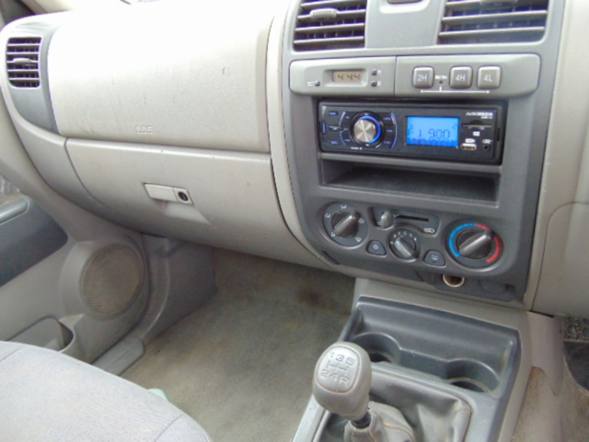 2004 Isuzu D-Max Double Cab 3.0 Diesel 4 x 4 Pickup 62,762 miles - Image 13 of 17