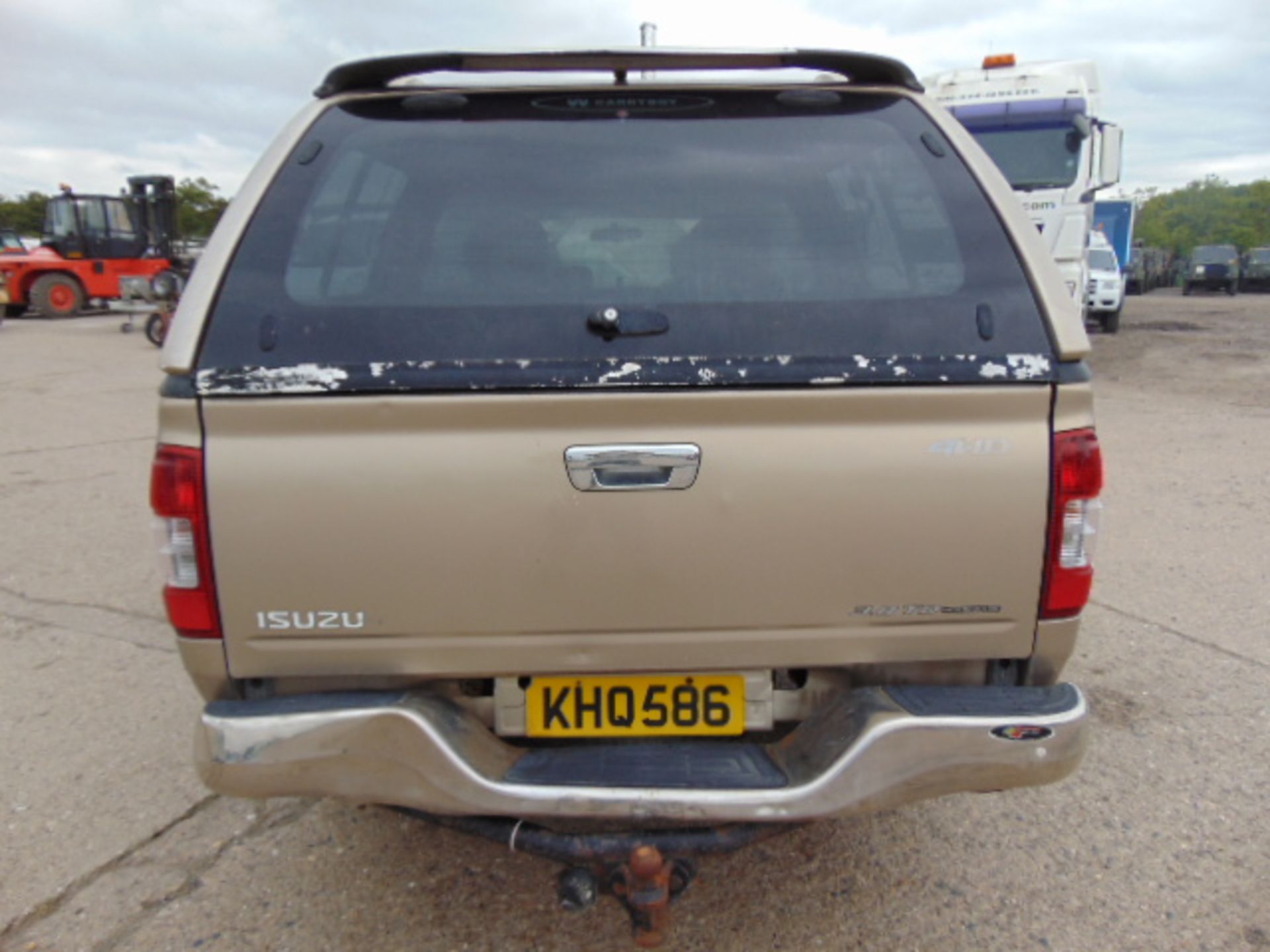 2004 Isuzu D-Max Double Cab 3.0 Diesel 4 x 4 Pickup 112,342 miles - Image 7 of 18