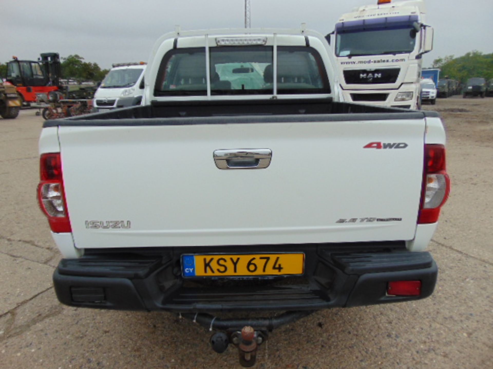 2008 Isuzu D-Max Double Cab 2.5 Diesel 4 x 4 Pickup 127,931km - Image 7 of 17