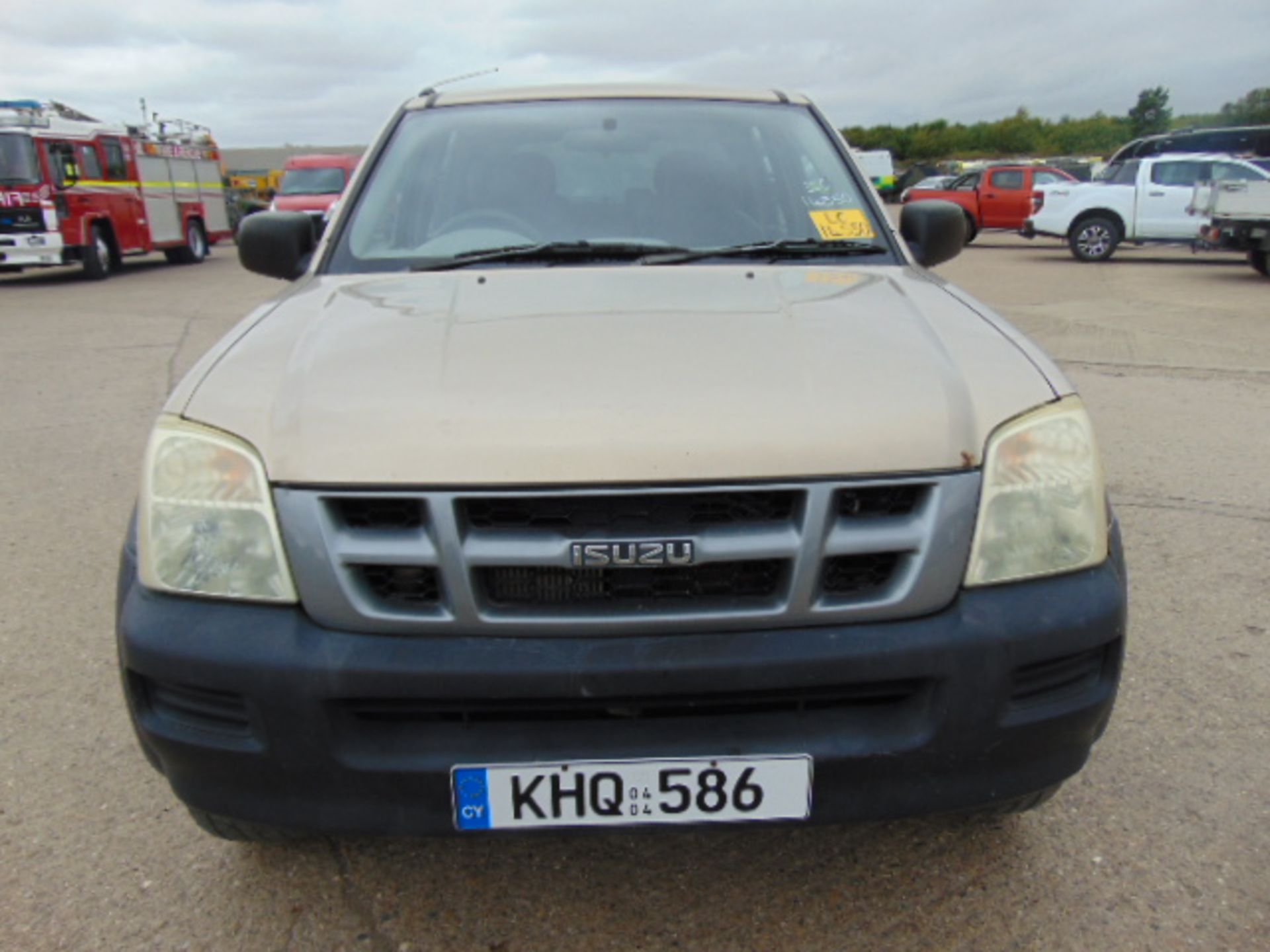 2004 Isuzu D-Max Double Cab 3.0 Diesel 4 x 4 Pickup 112,342 miles - Image 2 of 18