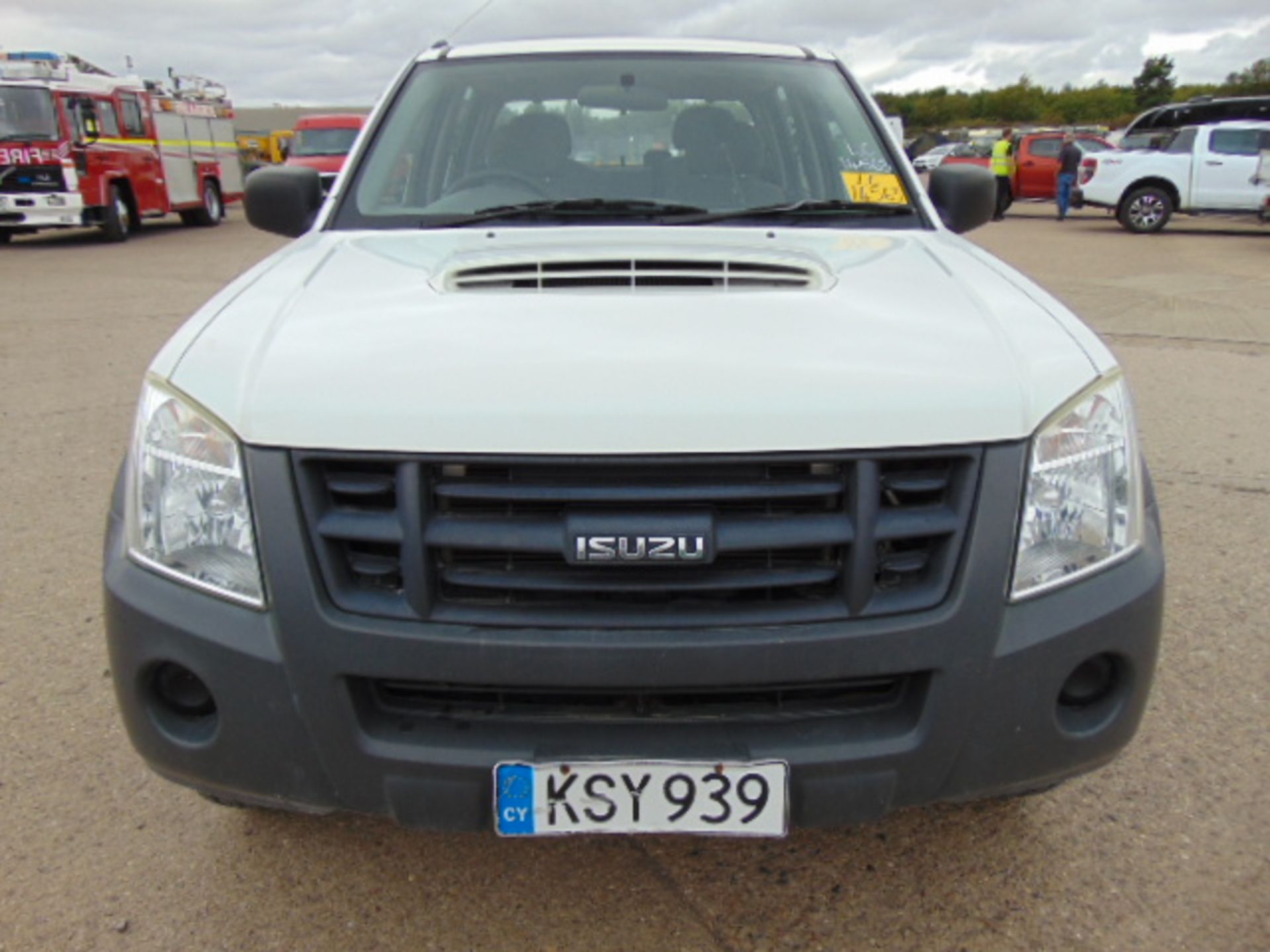 2008 Isuzu D-Max Double Cab 2.5 Diesel 4 x 4 Pickup 56,201km - Image 2 of 18