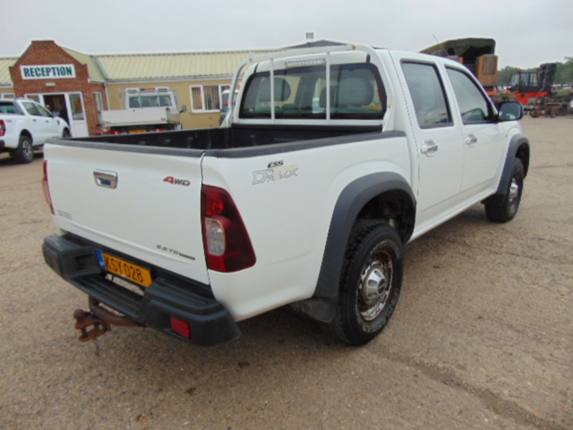 2008 Isuzu D-Max Double Cab 2.5 Diesel 4 x 4 Pickup 57,992km - Image 6 of 16