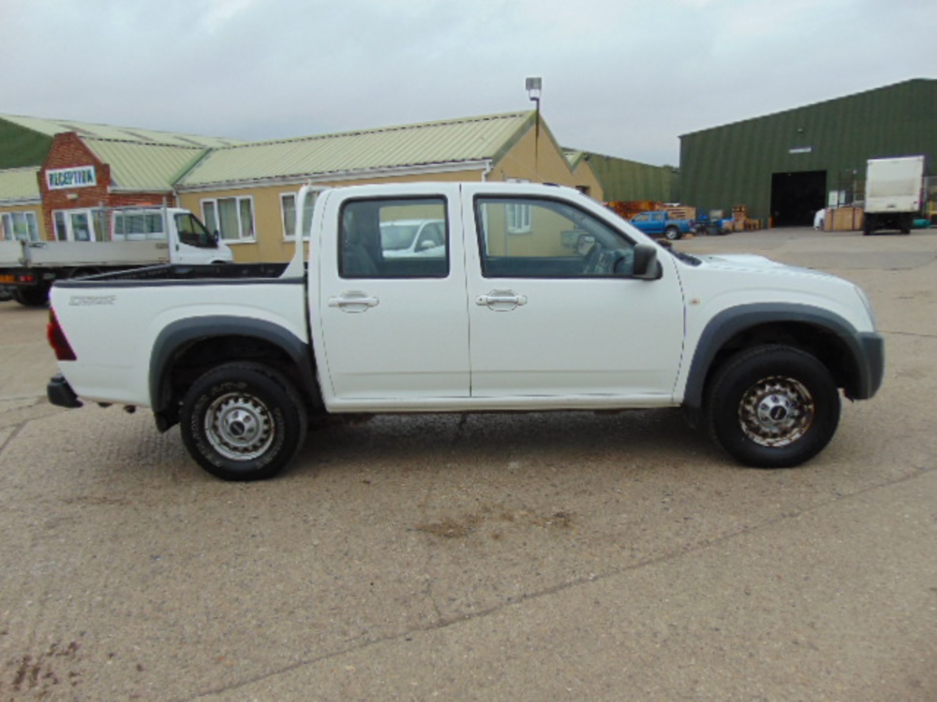 2008 Isuzu D-Max Double Cab 2.5 Diesel 4 x 4 Pickup 92,320km - Image 5 of 17