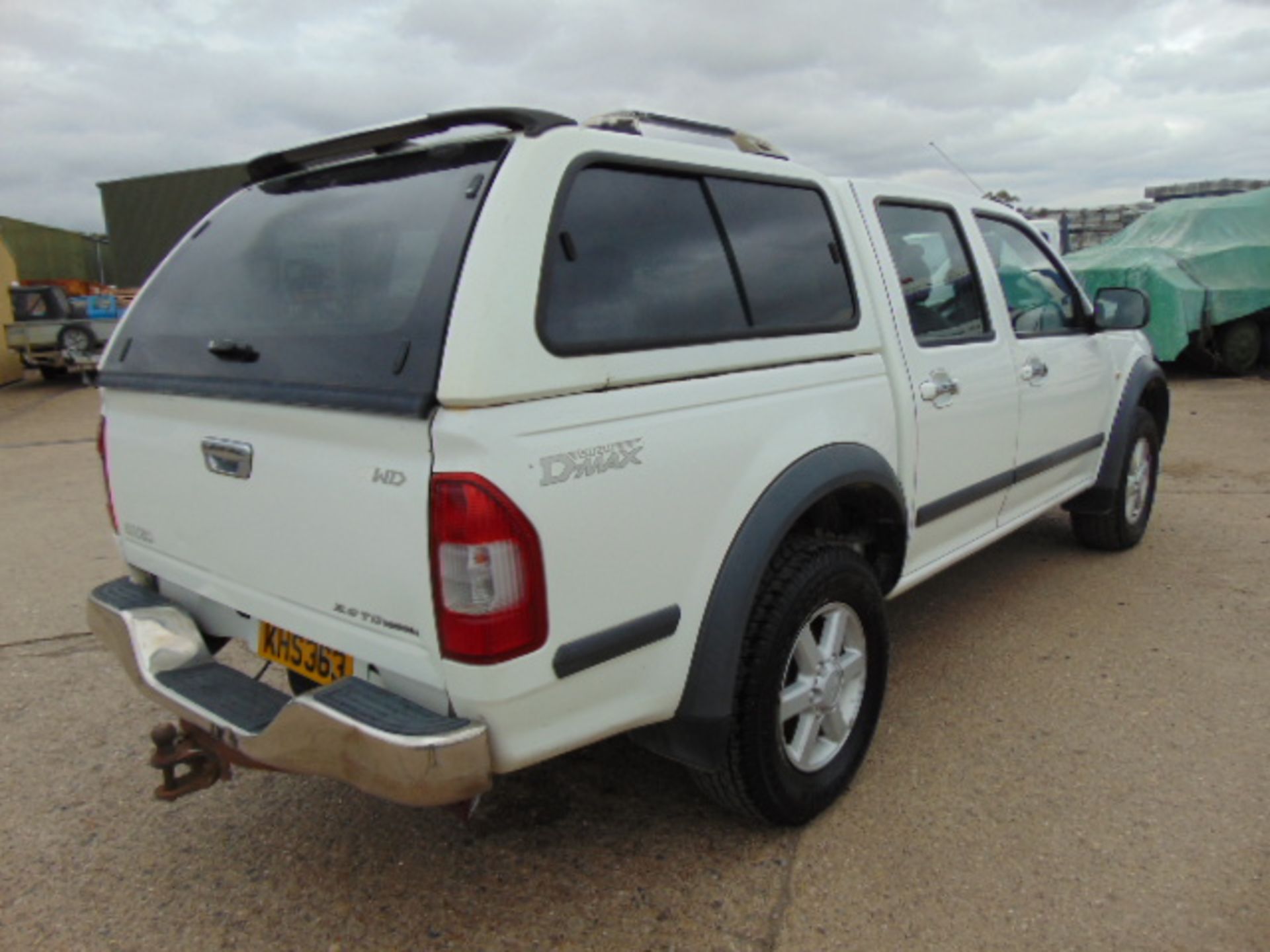 Isuzu D-Max Double Cab 3.0 Diesel 4 x 4 Pickup 97,748 miles - Image 6 of 17