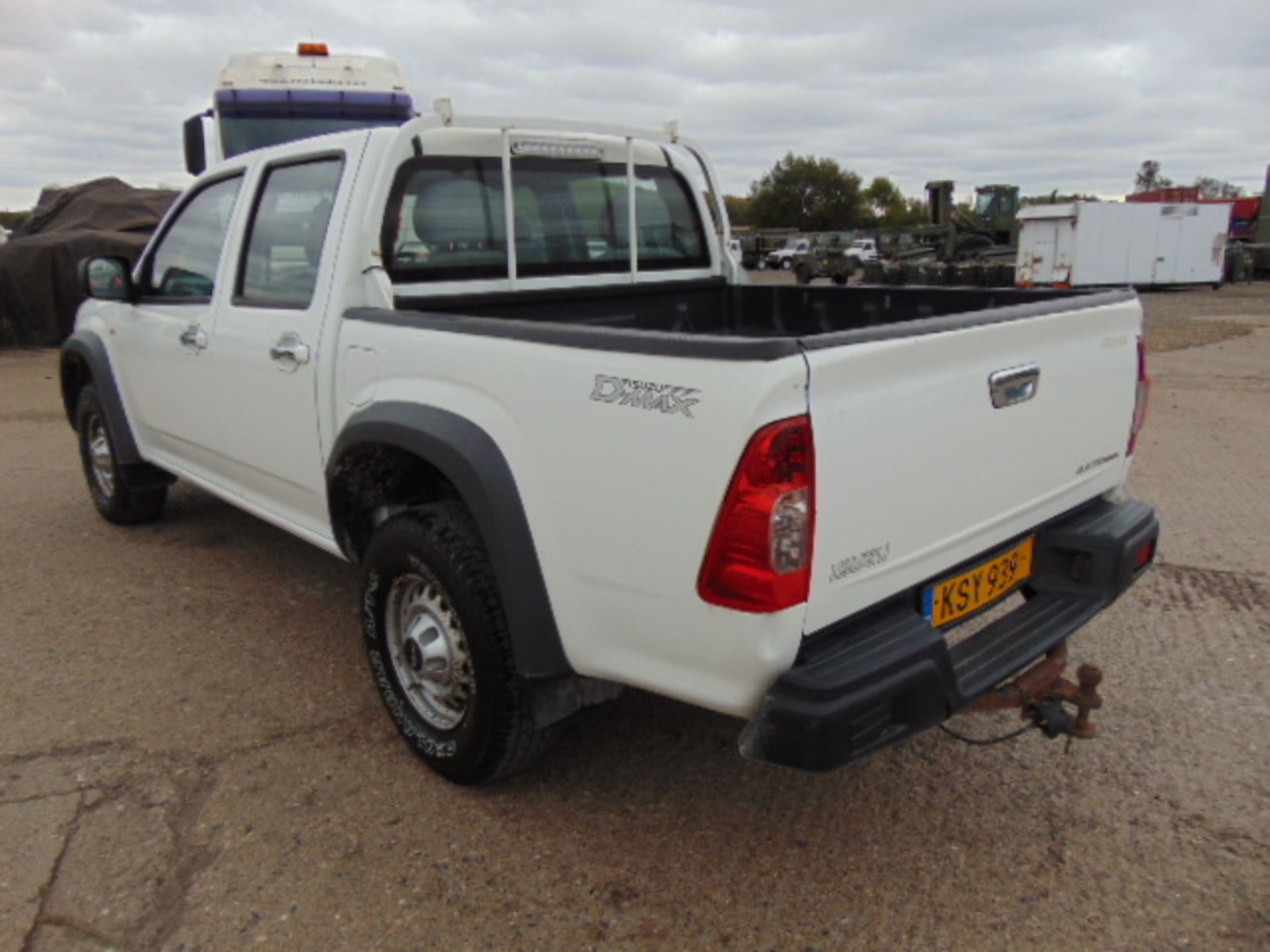 2008 Isuzu D-Max Double Cab 2.5 Diesel 4 x 4 Pickup 56,201km - Image 8 of 18