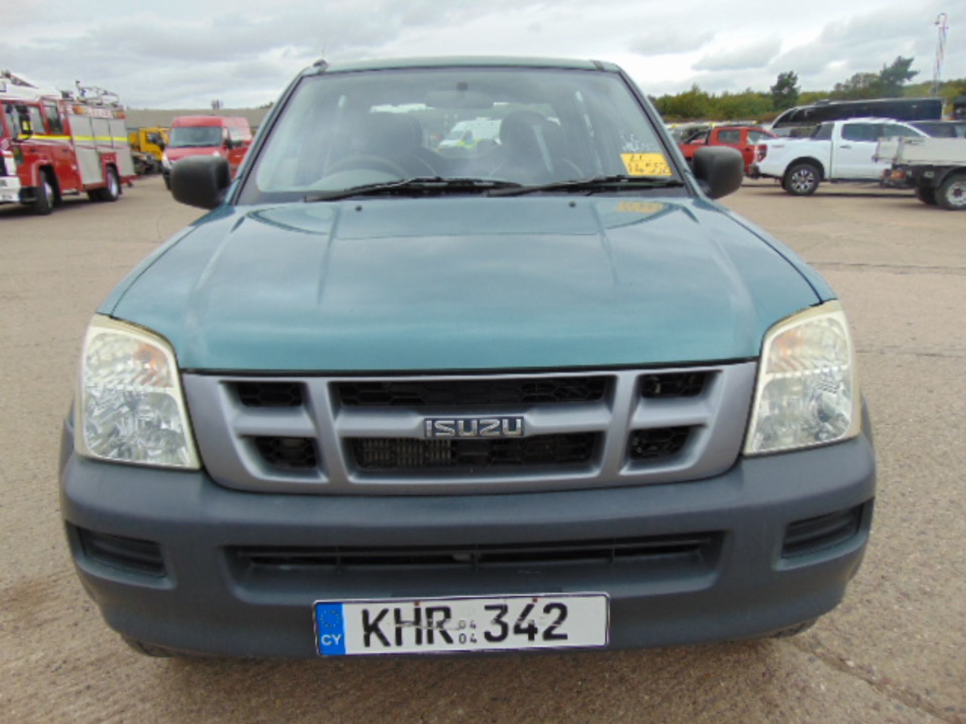 2004 Isuzu D-Max Double Cab 3.0 Diesel 4 x 4 Pickup 114,762 miles - Image 2 of 18