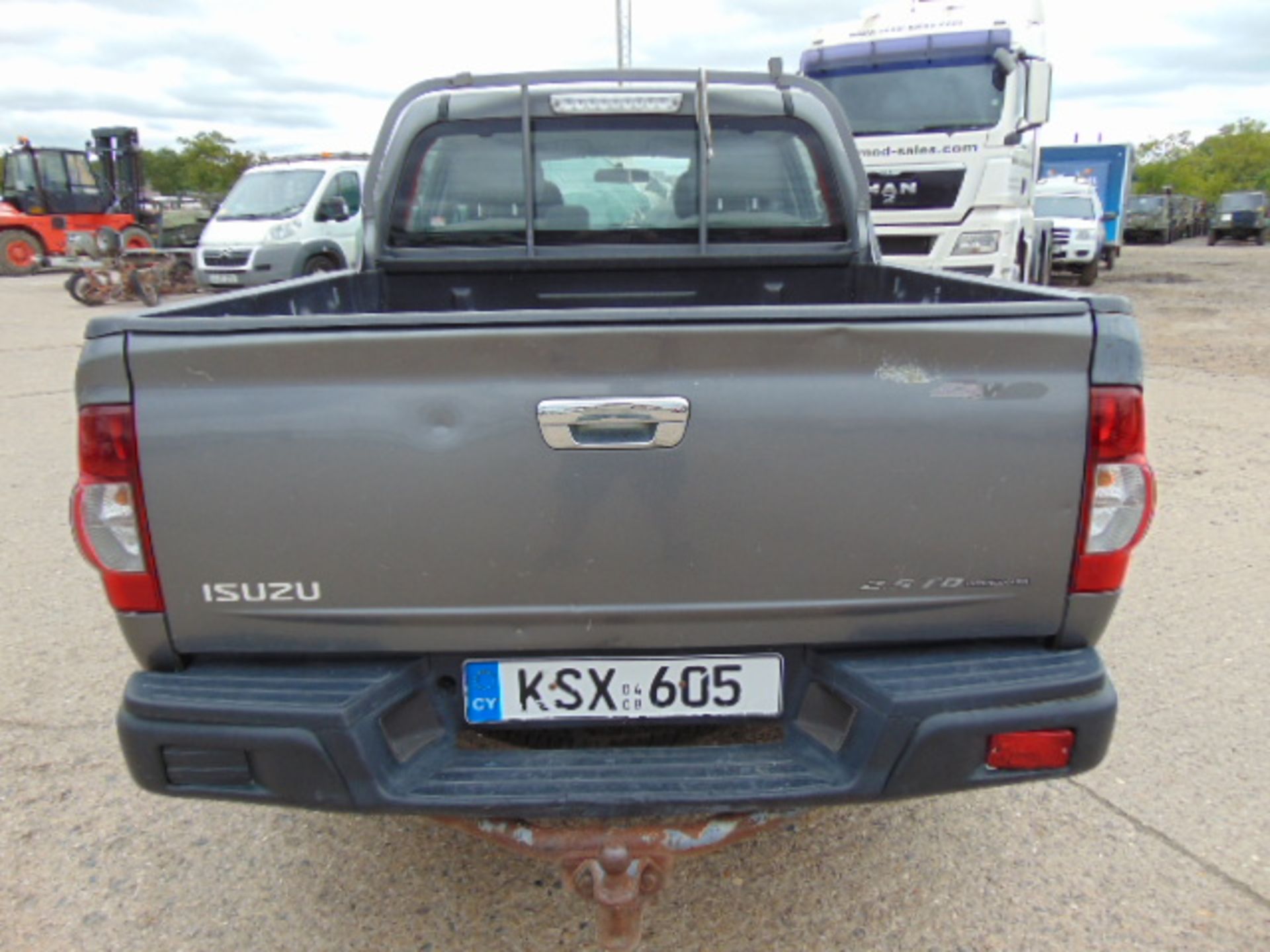 2008 Isuzu D-Max Double Cab 2.5 Diesel 4 x 4 Pickup 161,309km - Image 7 of 17