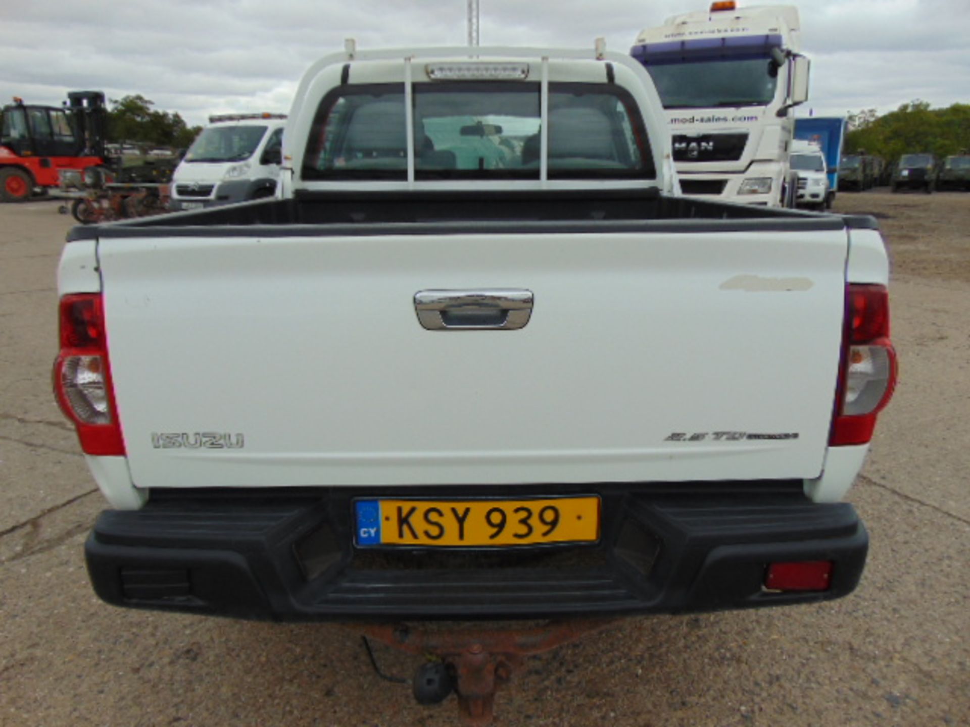 2008 Isuzu D-Max Double Cab 2.5 Diesel 4 x 4 Pickup 56,201km - Image 7 of 18