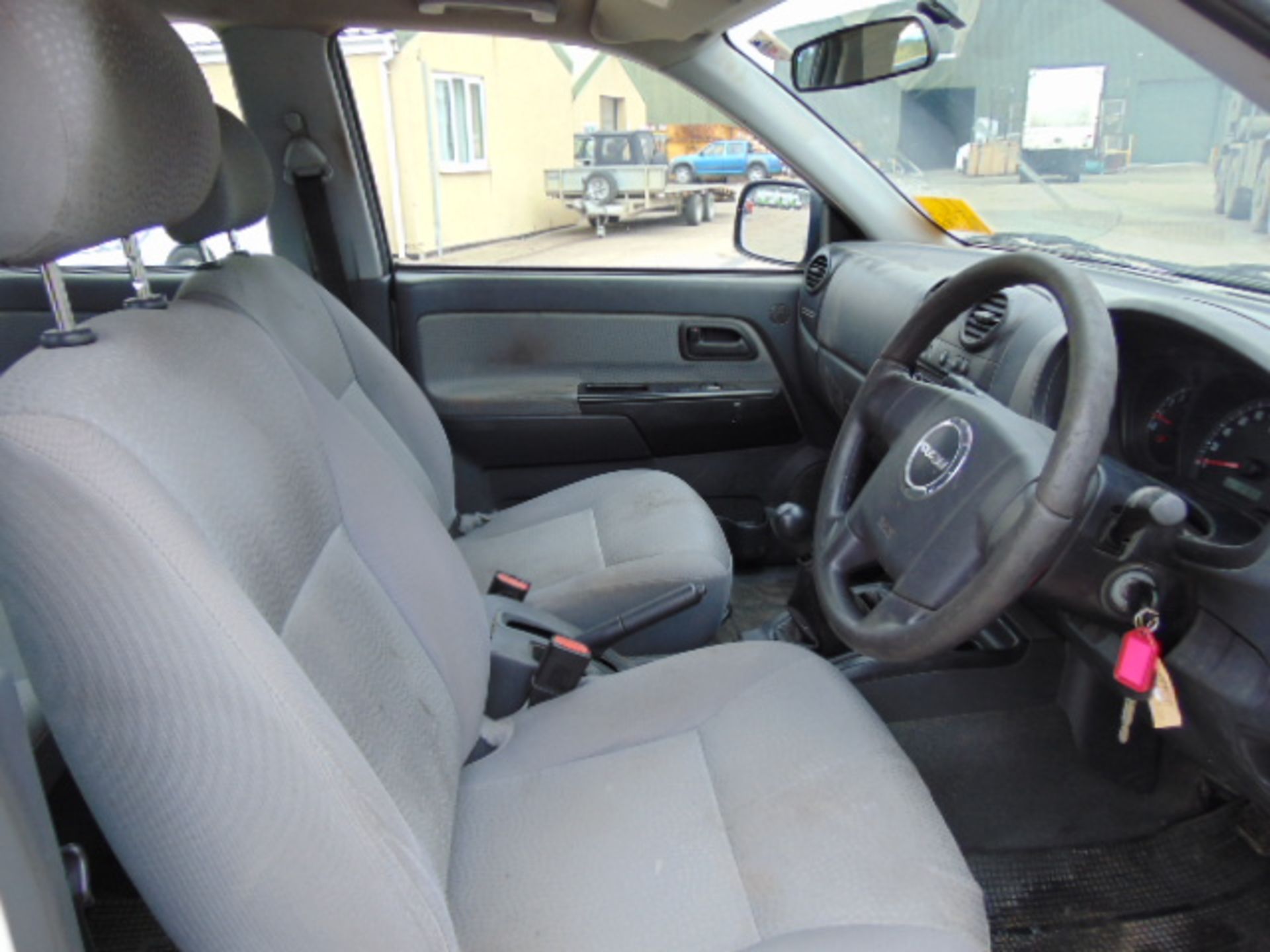 2008 Isuzu D-Max Double Cab 2.5 Diesel 4 x 4 Pickup 127,931km - Image 14 of 17