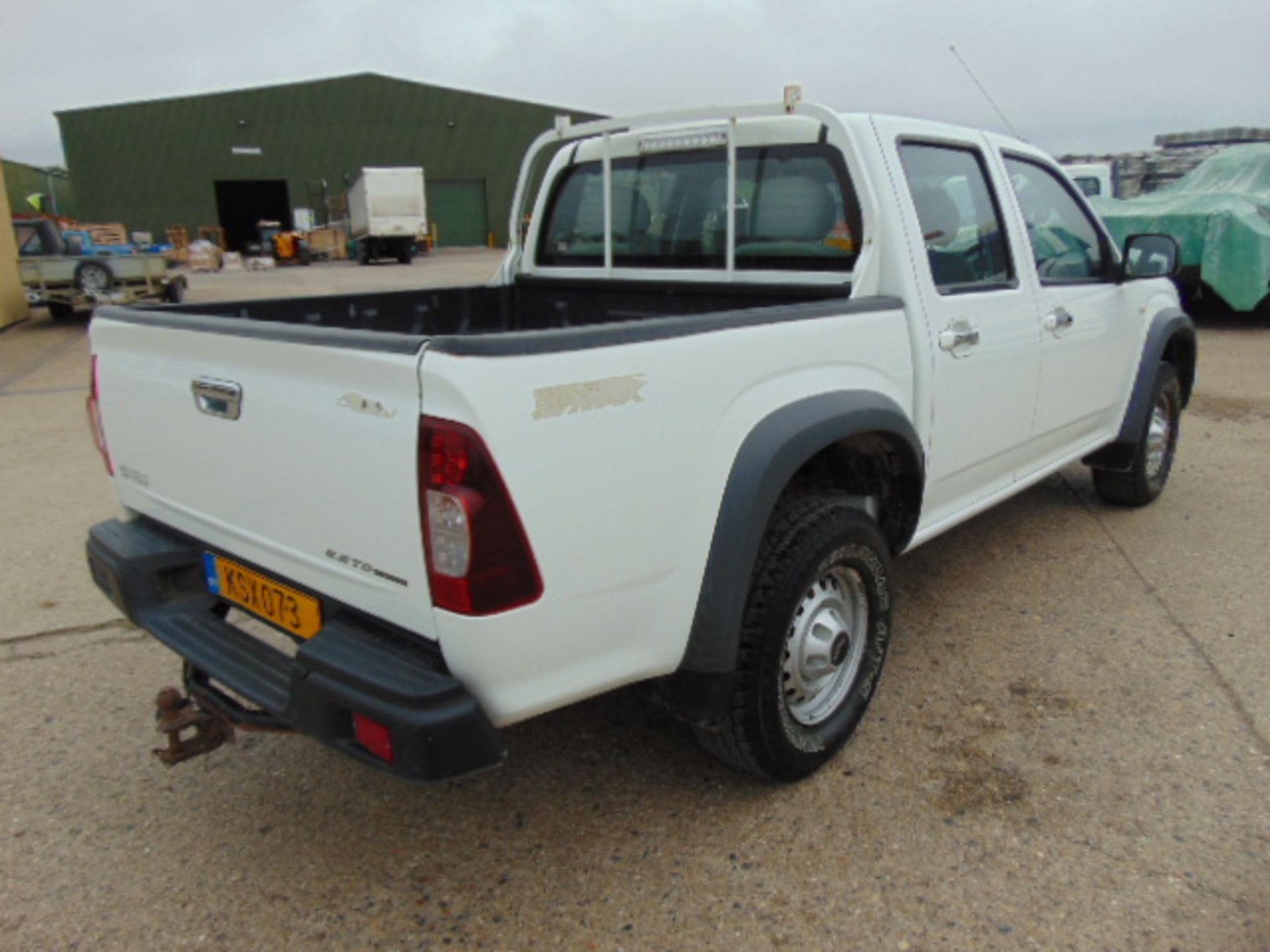 2008 Isuzu D-Max Double Cab 2.5 Diesel 4 x 4 Pickup 68,158km - Image 6 of 17