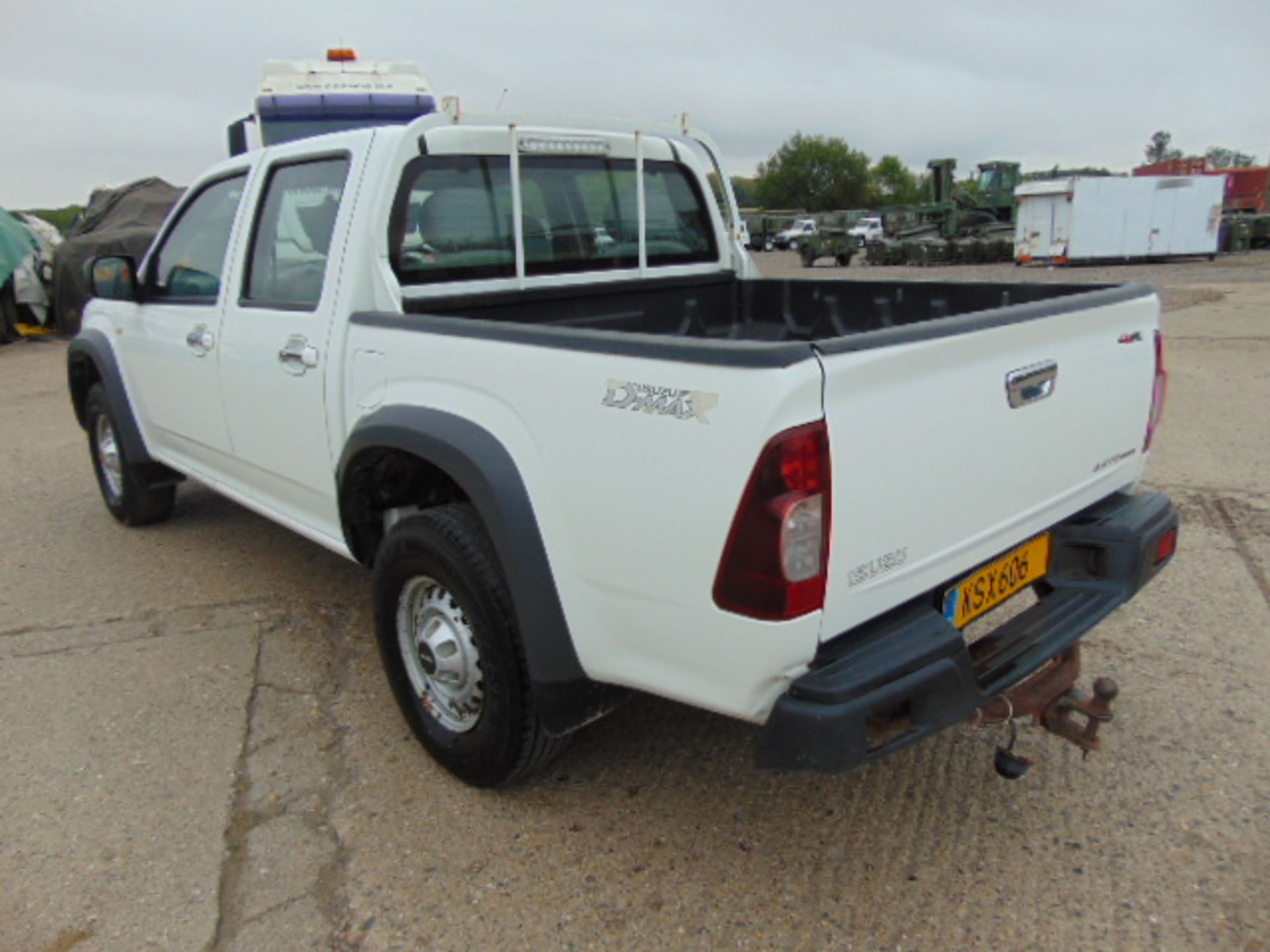 2008 Isuzu D-Max Double Cab 2.5 Diesel 4 x 4 Pickup 92,320km - Image 8 of 17