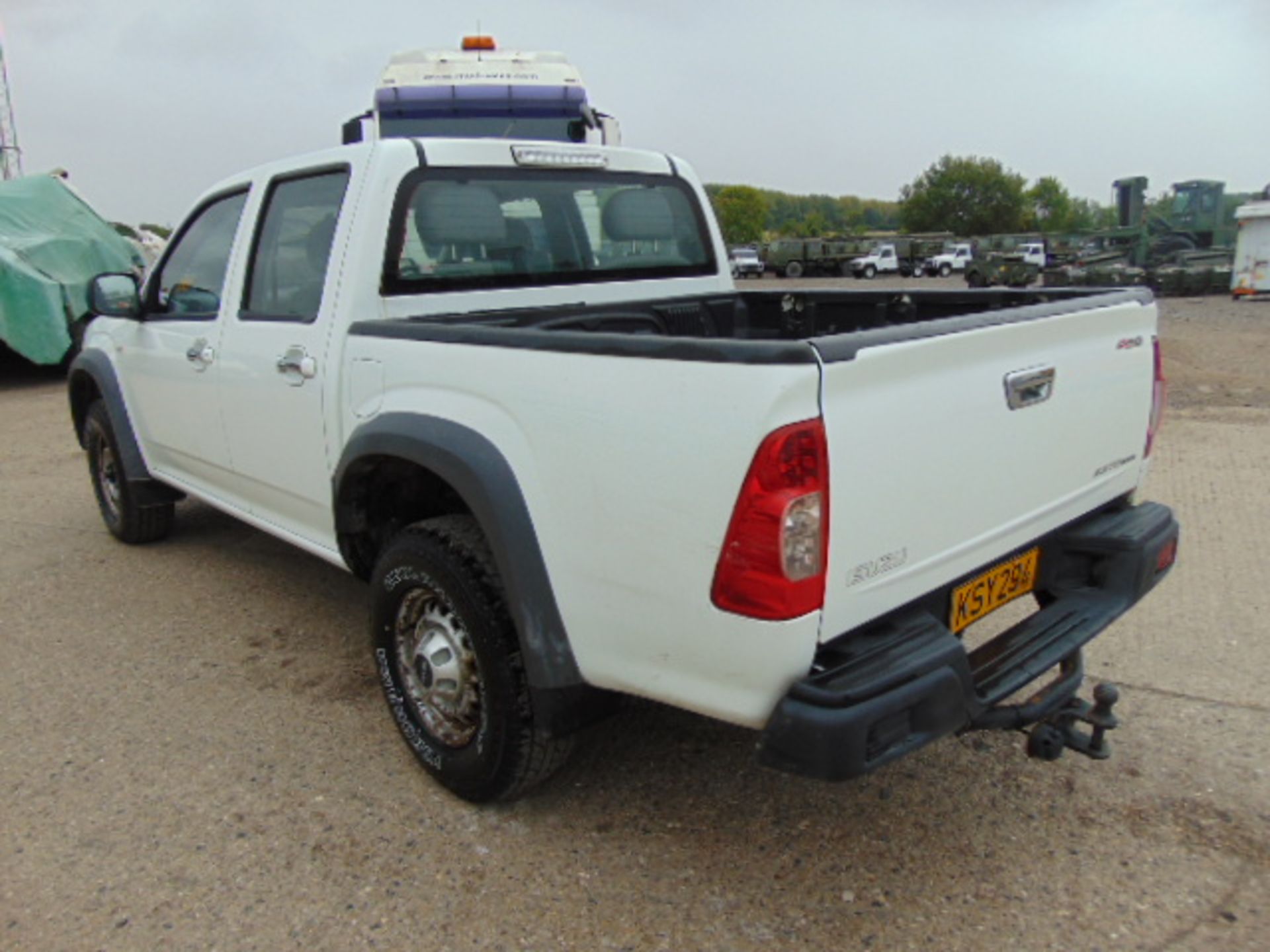 2008 Isuzu D-Max Double Cab 2.5 Diesel 4 x 4 Pickup 114,351km - Image 8 of 16