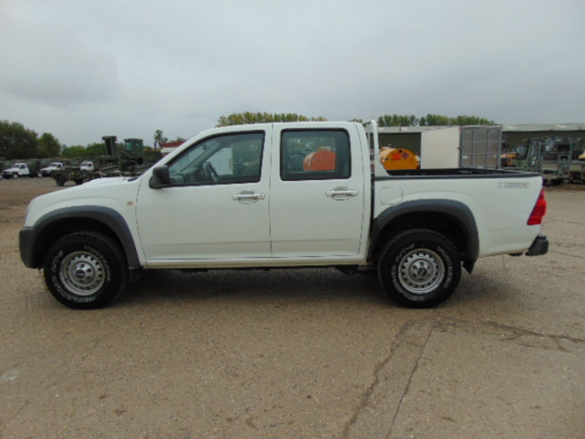 2008 Isuzu D-Max Double Cab 2.5 Diesel 4 x 4 Pickup 127,931km - Image 4 of 17