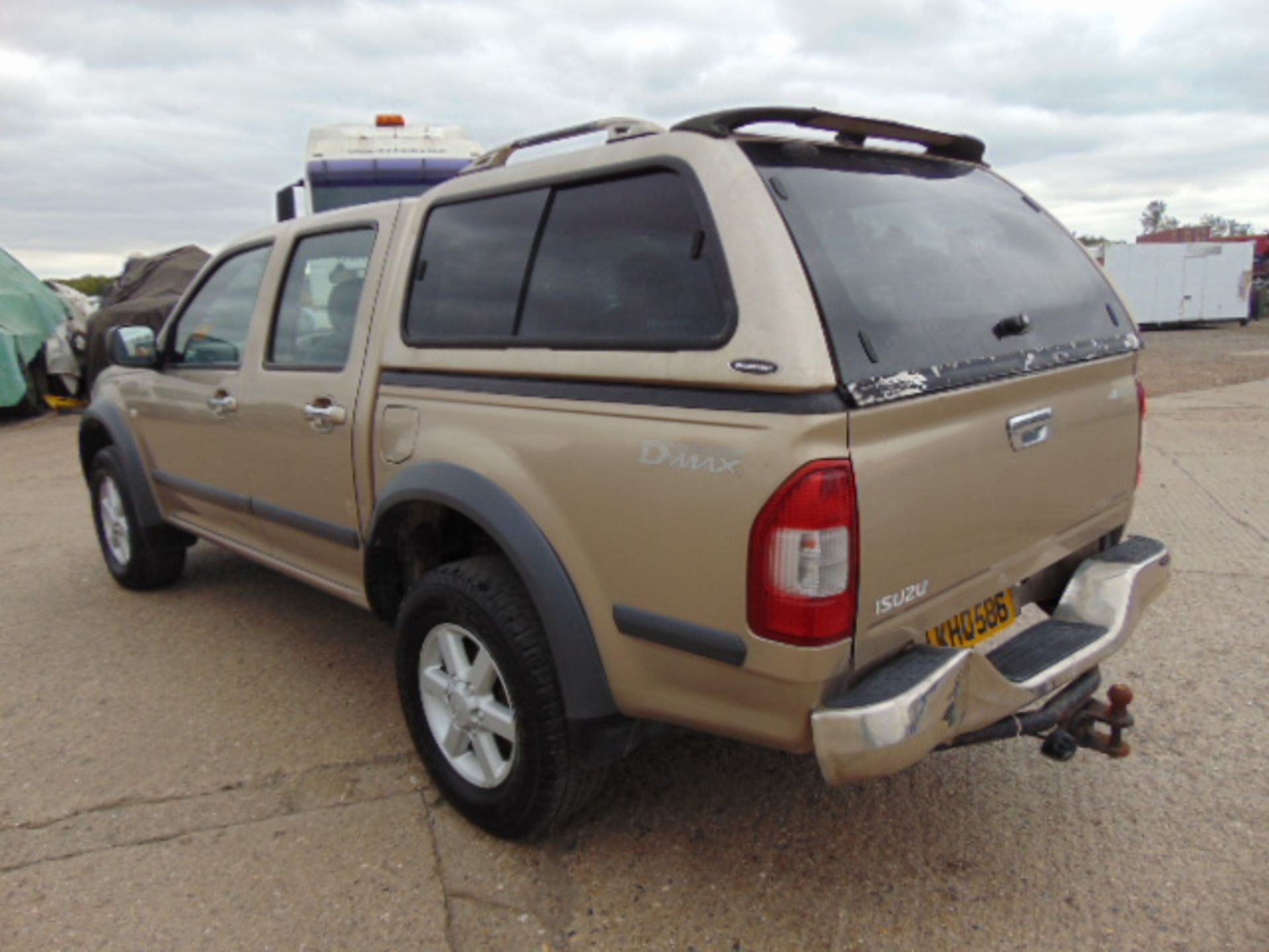 2004 Isuzu D-Max Double Cab 3.0 Diesel 4 x 4 Pickup 112,342 miles - Image 8 of 18