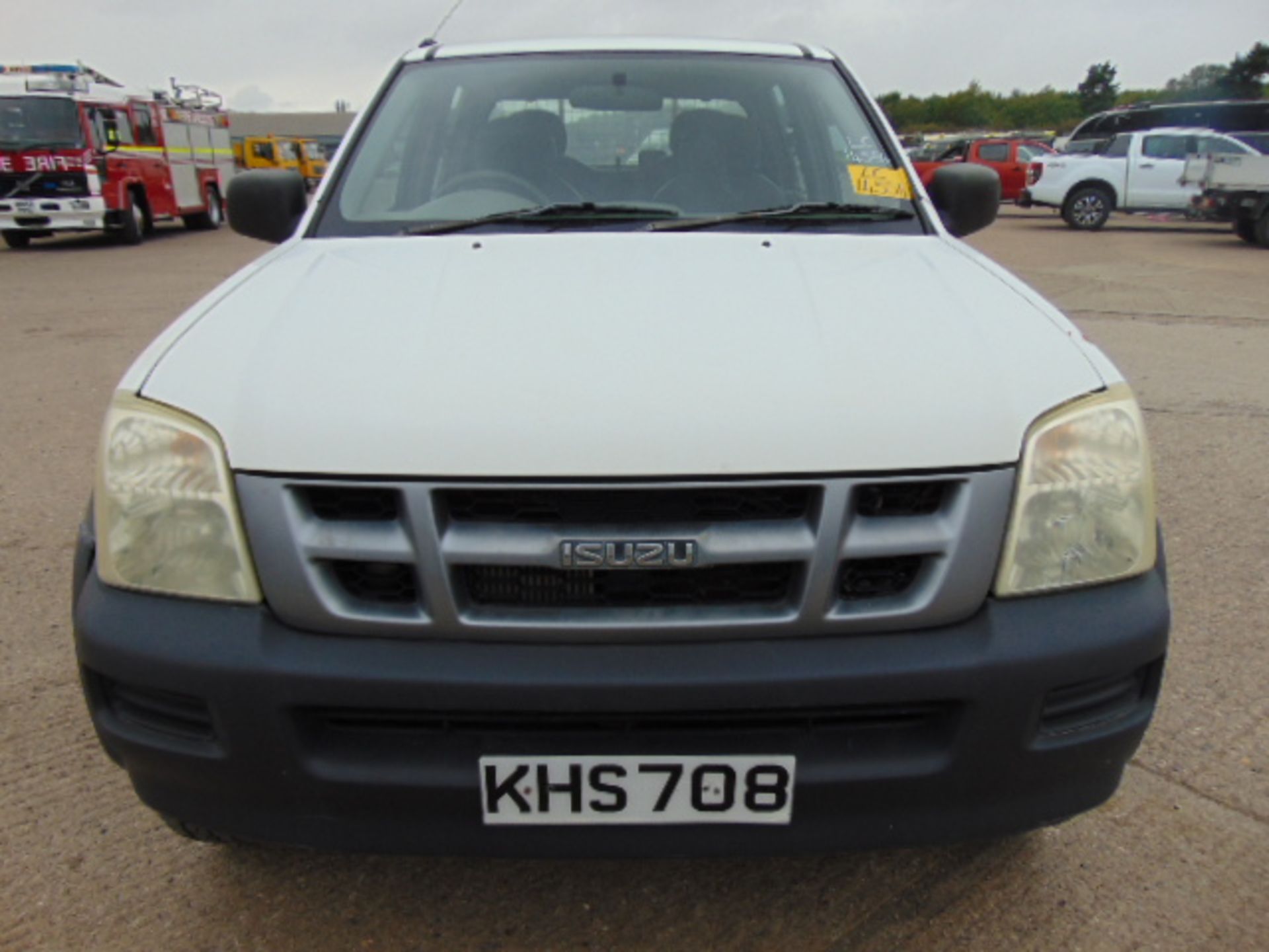 2004 Isuzu D-Max Double Cab 3.0 Diesel 4 x 4 Pickup 62,762 miles - Image 2 of 17