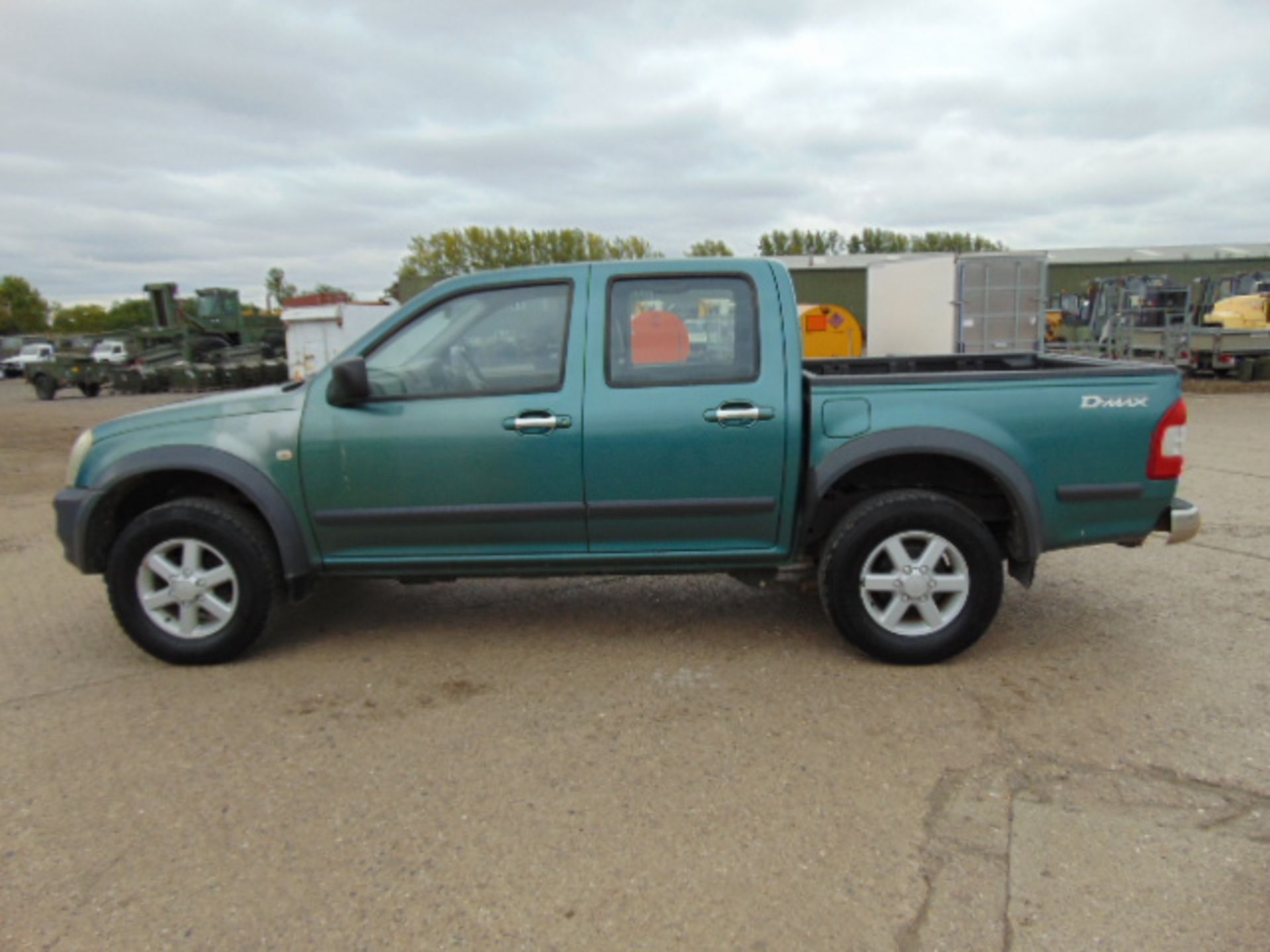 2004 Isuzu D-Max Double Cab 3.0 Diesel 4 x 4 Pickup 114,762 miles - Image 4 of 18