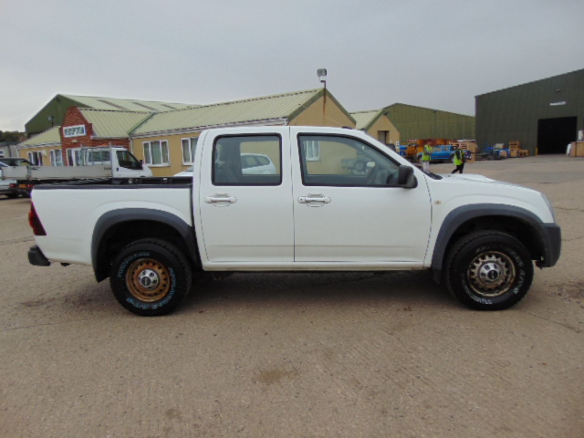 2008 Isuzu D-Max Double Cab 2.5 Diesel 4 x 4 Pickup 114,351km - Image 5 of 16