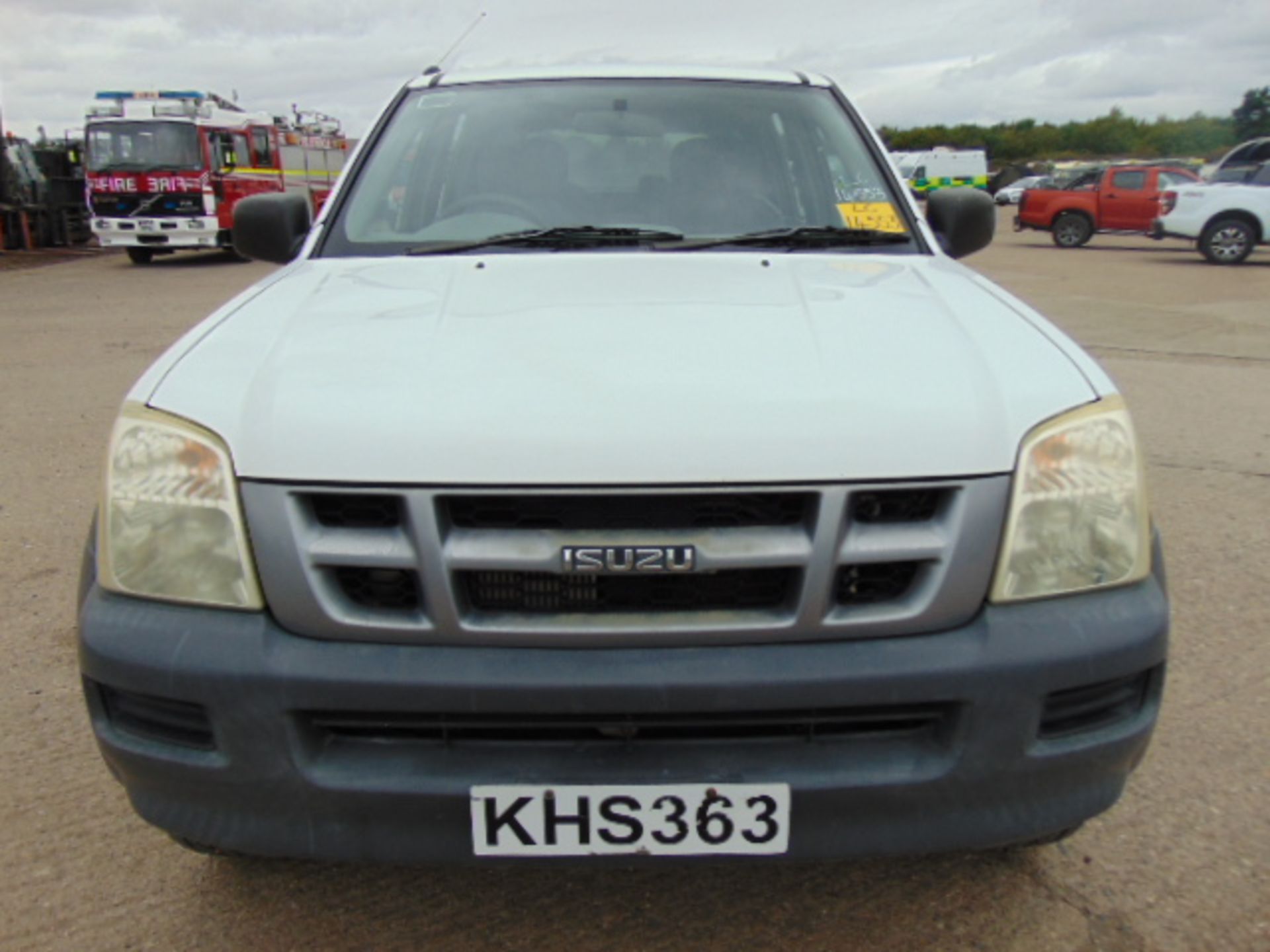 Isuzu D-Max Double Cab 3.0 Diesel 4 x 4 Pickup 97,748 miles - Image 2 of 17