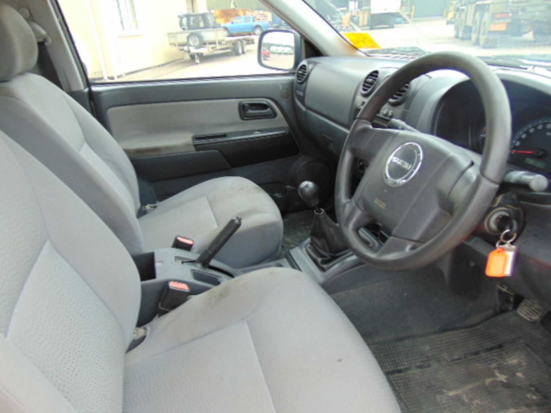 2008 Isuzu D-Max Double Cab 2.5 Diesel 4 x 4 Pickup 68,158km - Image 14 of 17