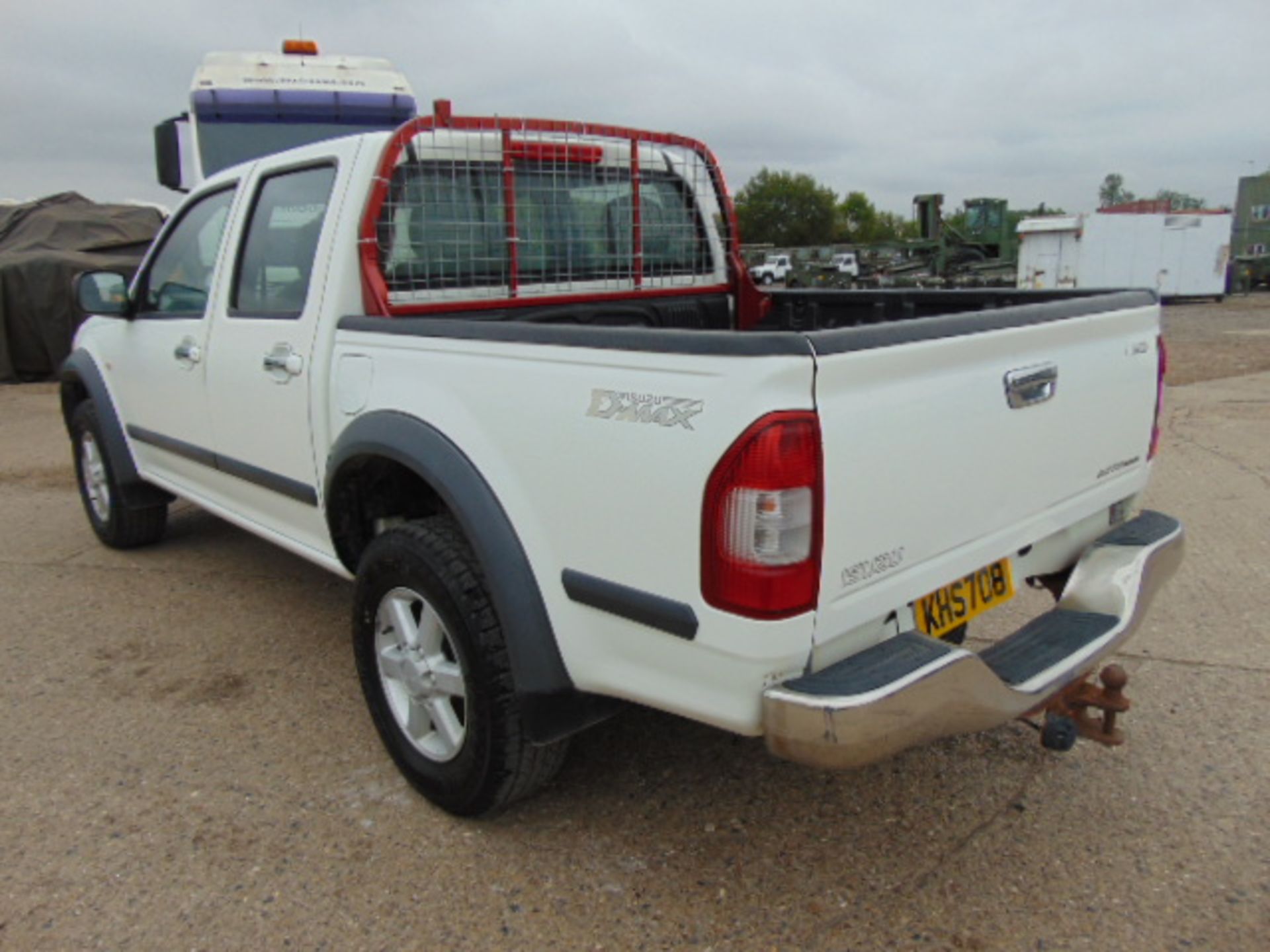 2004 Isuzu D-Max Double Cab 3.0 Diesel 4 x 4 Pickup 62,762 miles - Image 8 of 17