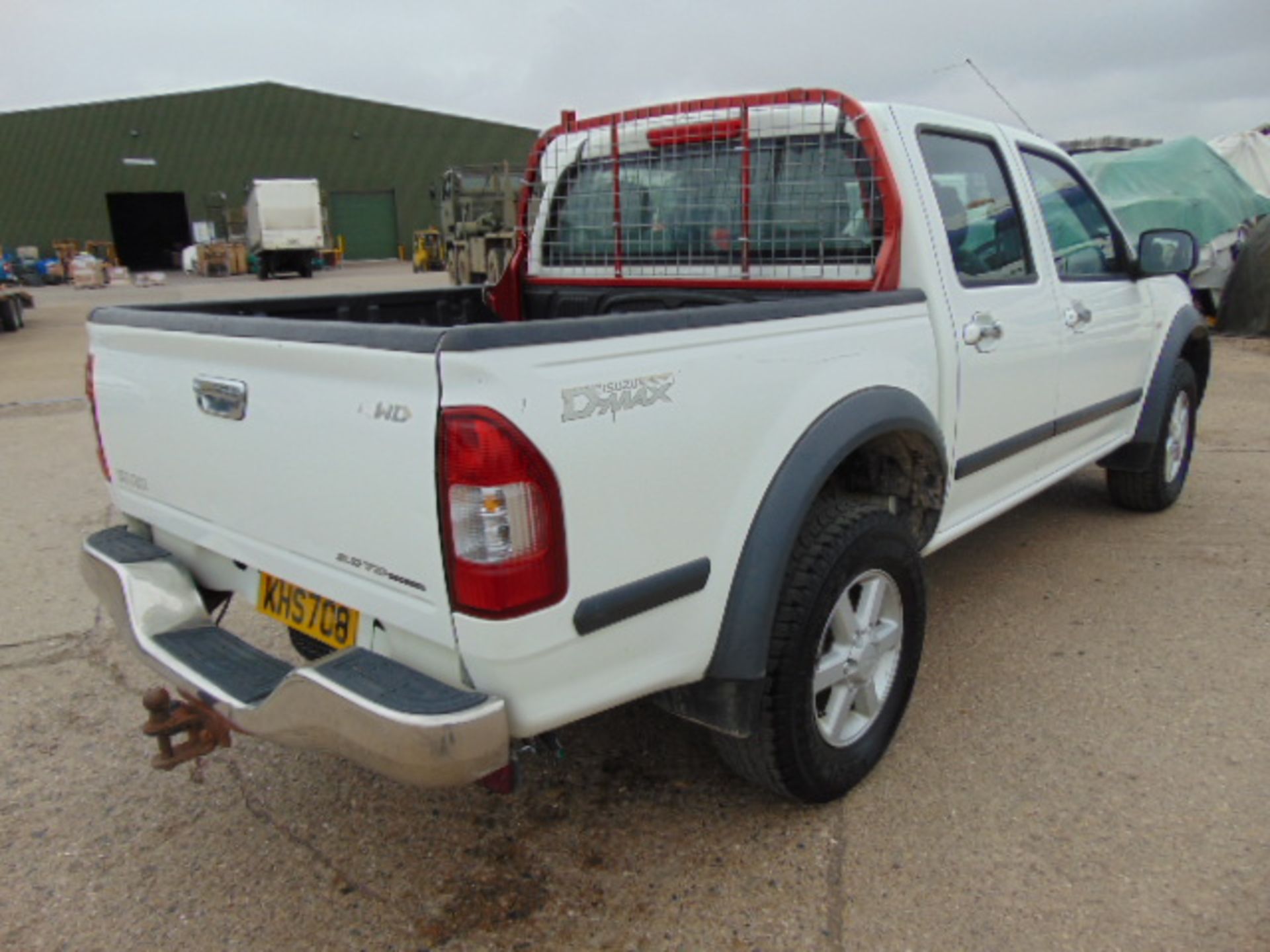 2004 Isuzu D-Max Double Cab 3.0 Diesel 4 x 4 Pickup 62,762 miles - Image 6 of 17