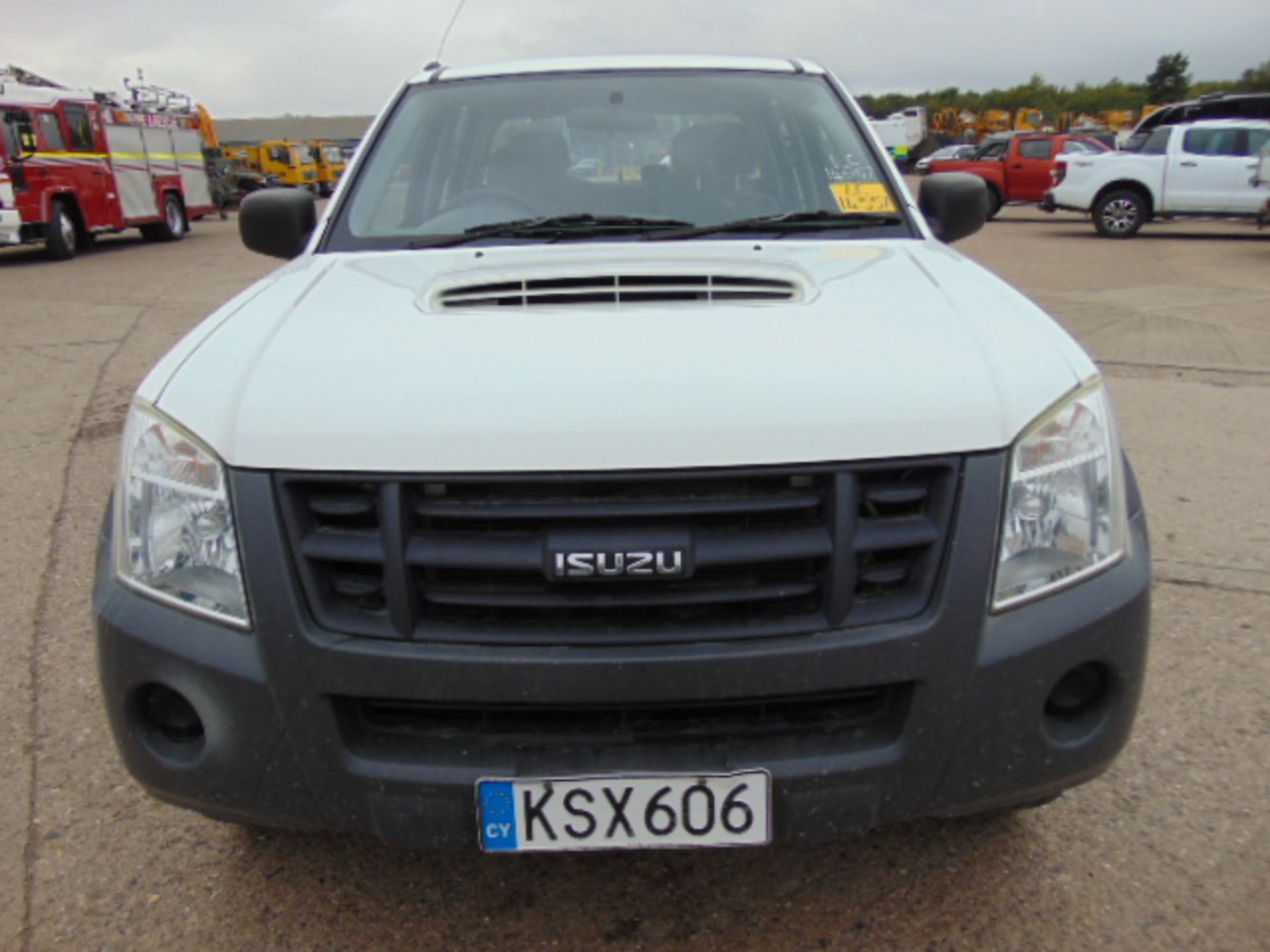 2008 Isuzu D-Max Double Cab 2.5 Diesel 4 x 4 Pickup 92,320km - Image 2 of 17