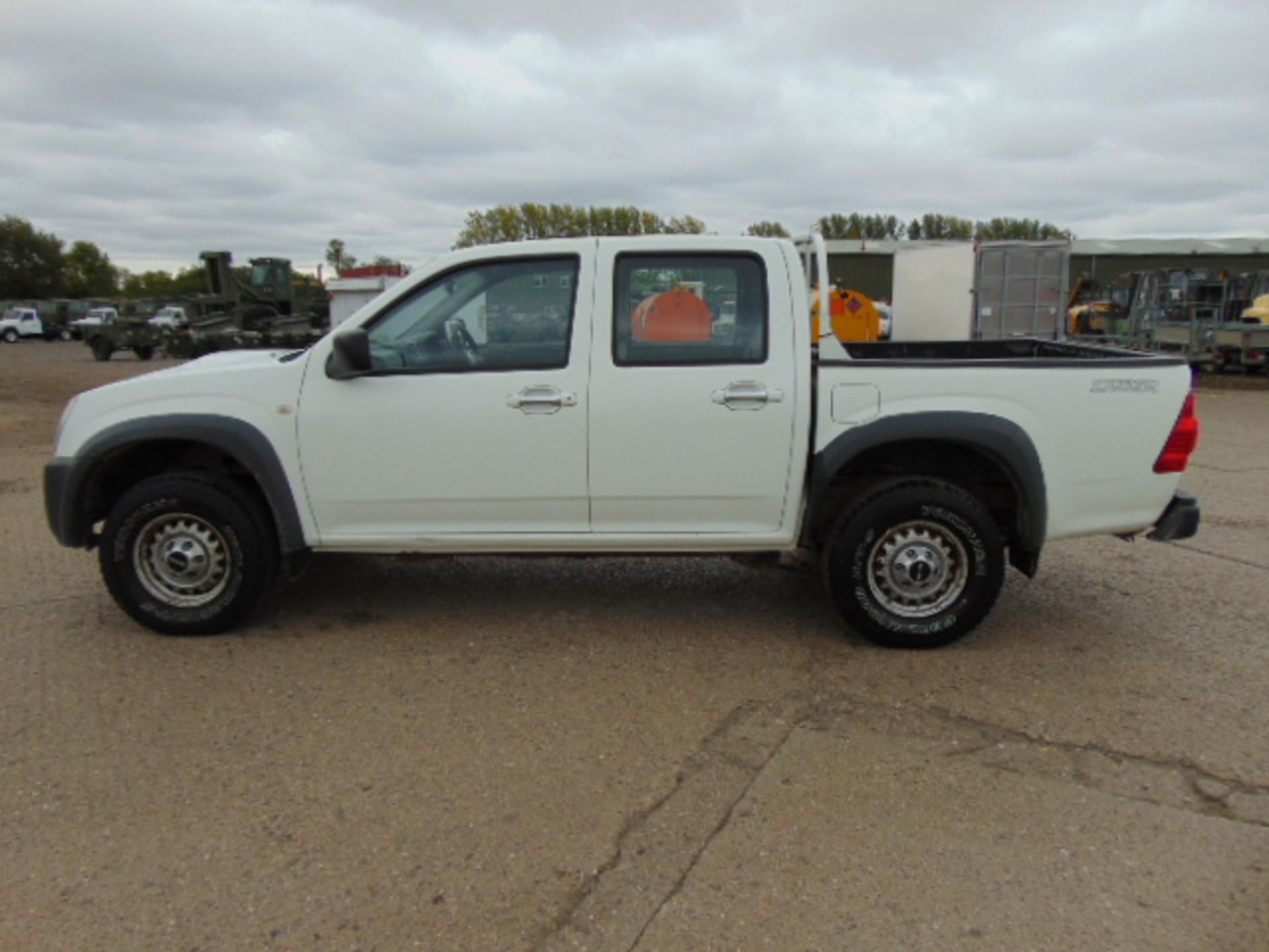 2008 Isuzu D-Max Double Cab 2.5 Diesel 4 x 4 Pickup 56,201km - Image 4 of 18