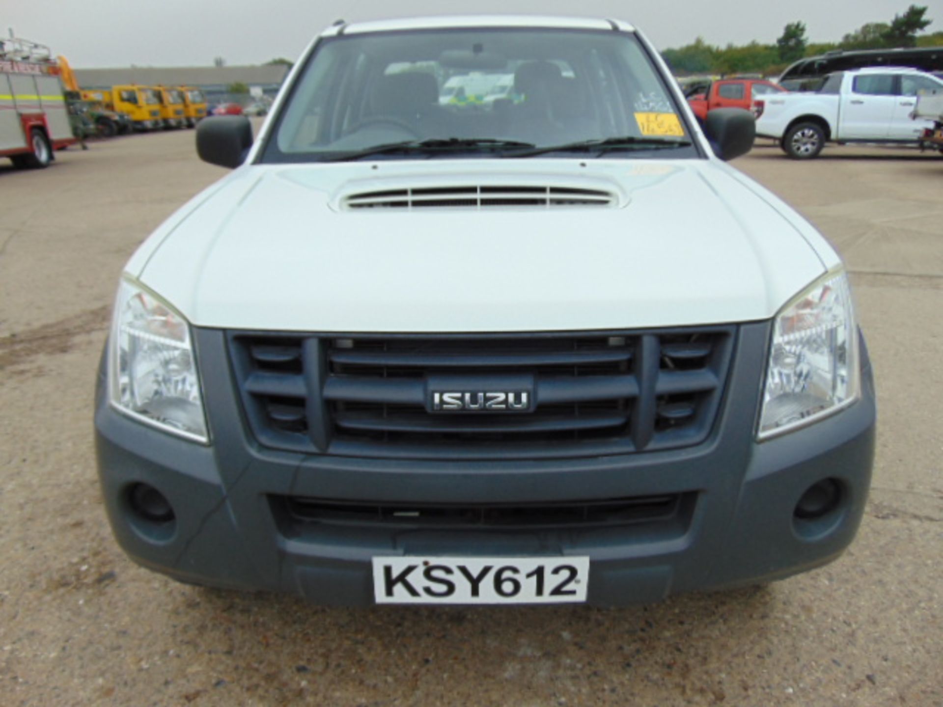 2008 Isuzu D-Max Double Cab 2.5 Diesel 4 x 4 Pickup 54,829km - Image 2 of 17