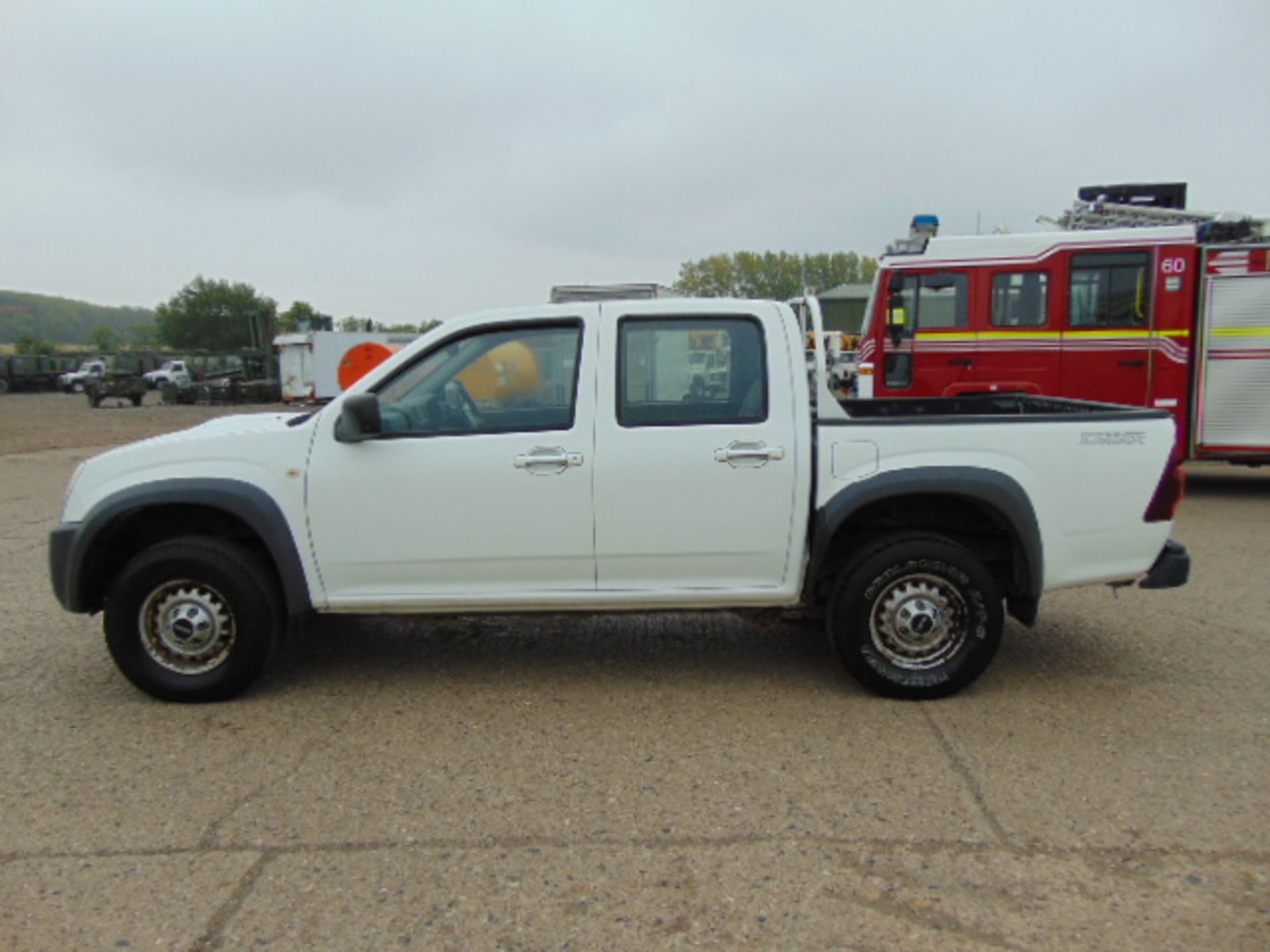 2008 Isuzu D-Max Double Cab 2.5 Diesel 4 x 4 Pickup 57,992km - Image 4 of 16