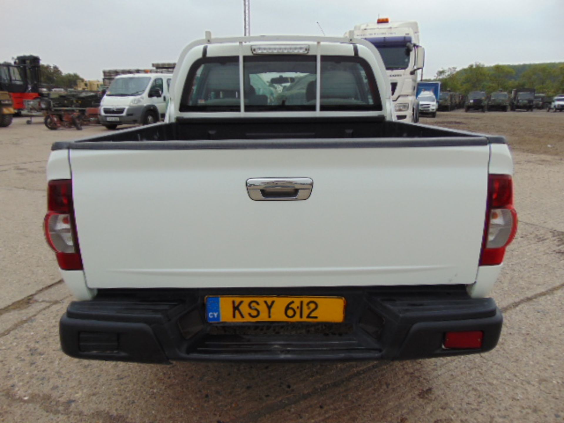 2008 Isuzu D-Max Double Cab 2.5 Diesel 4 x 4 Pickup 54,829km - Image 7 of 17