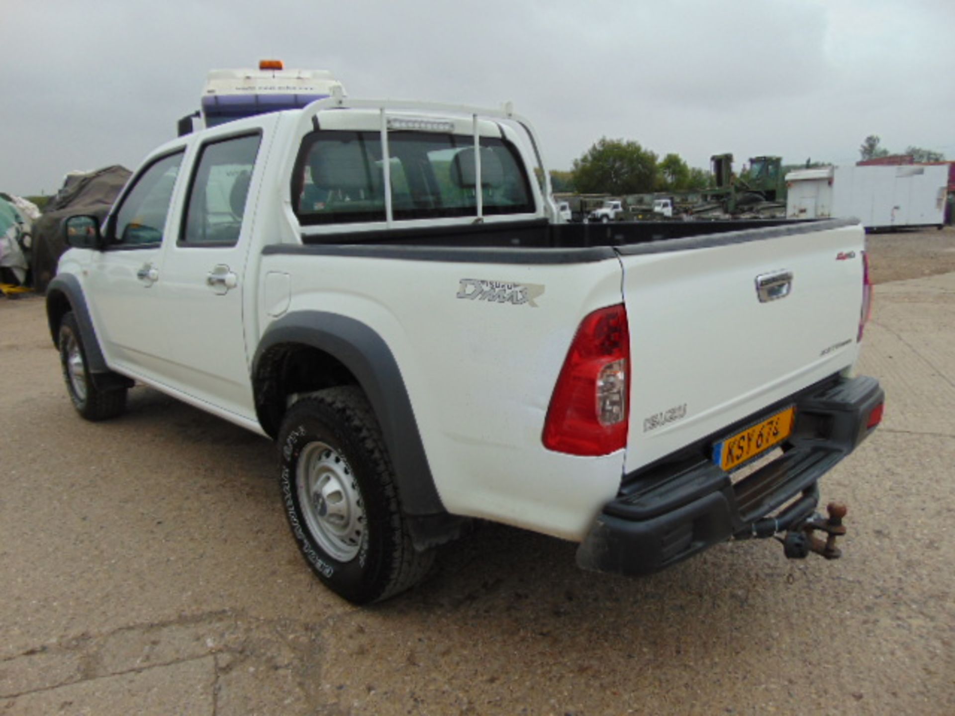 2008 Isuzu D-Max Double Cab 2.5 Diesel 4 x 4 Pickup 127,931km - Image 8 of 17