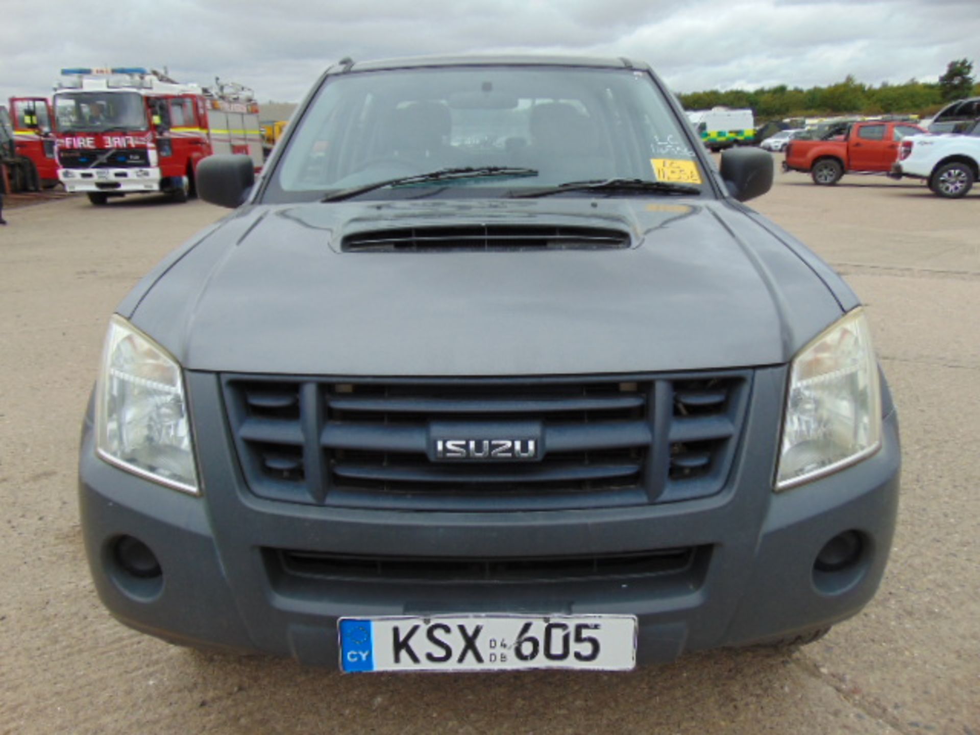 2008 Isuzu D-Max Double Cab 2.5 Diesel 4 x 4 Pickup 161,309km - Image 2 of 17