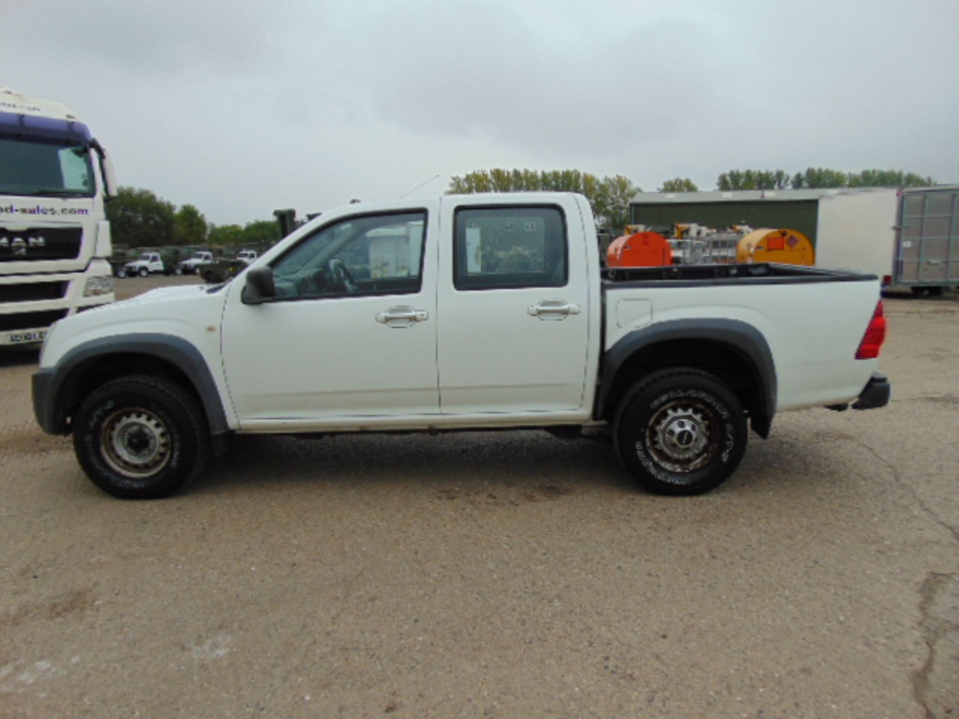 2008 Isuzu D-Max Double Cab 2.5 Diesel 4 x 4 Pickup 114,351km - Image 4 of 16