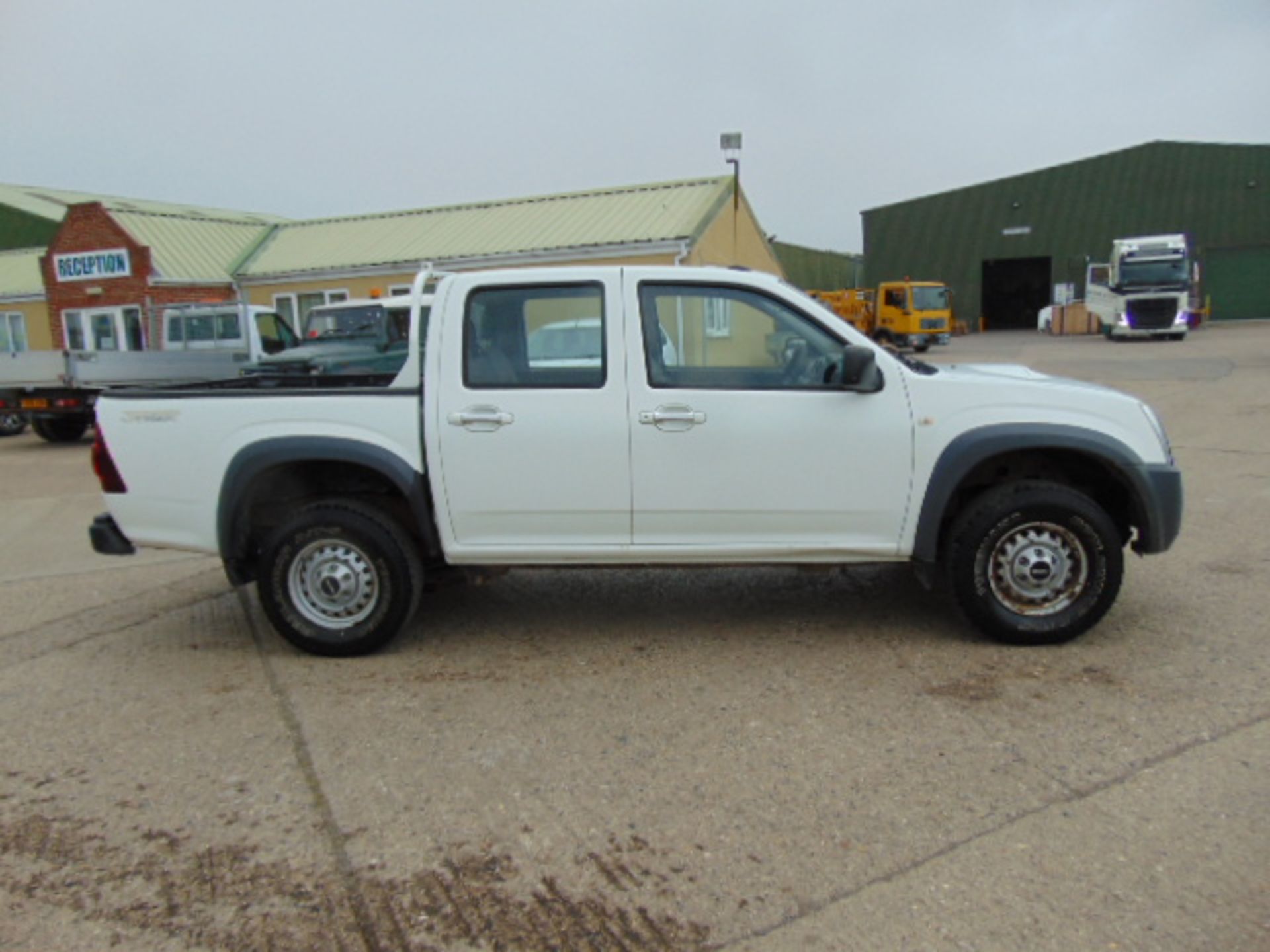 2008 Isuzu D-Max Double Cab 2.5 Diesel 4 x 4 Pickup 54,829km - Image 5 of 17