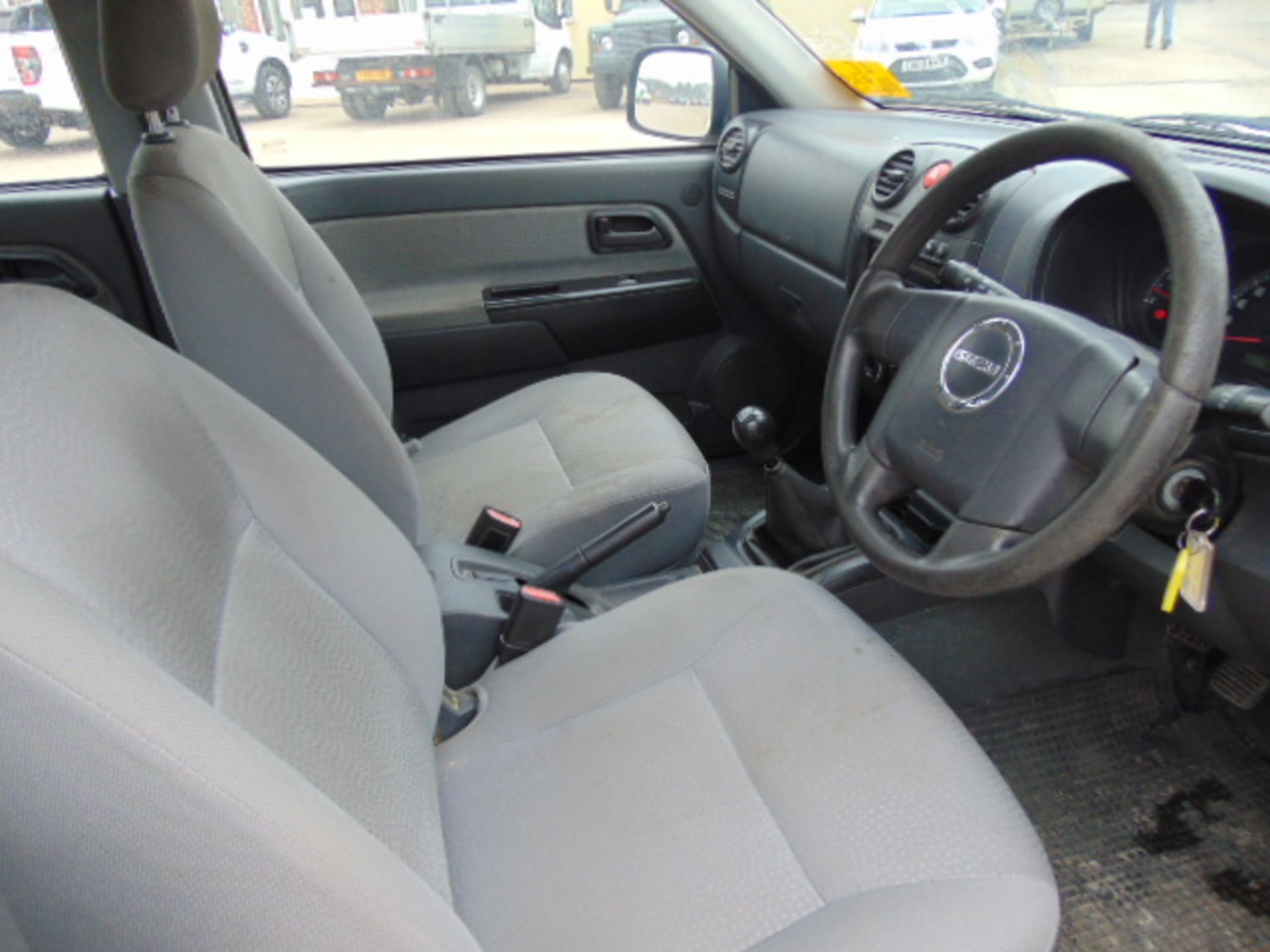 2008 Isuzu D-Max Double Cab 2.5 Diesel 4 x 4 Pickup 74,886km - Image 14 of 17