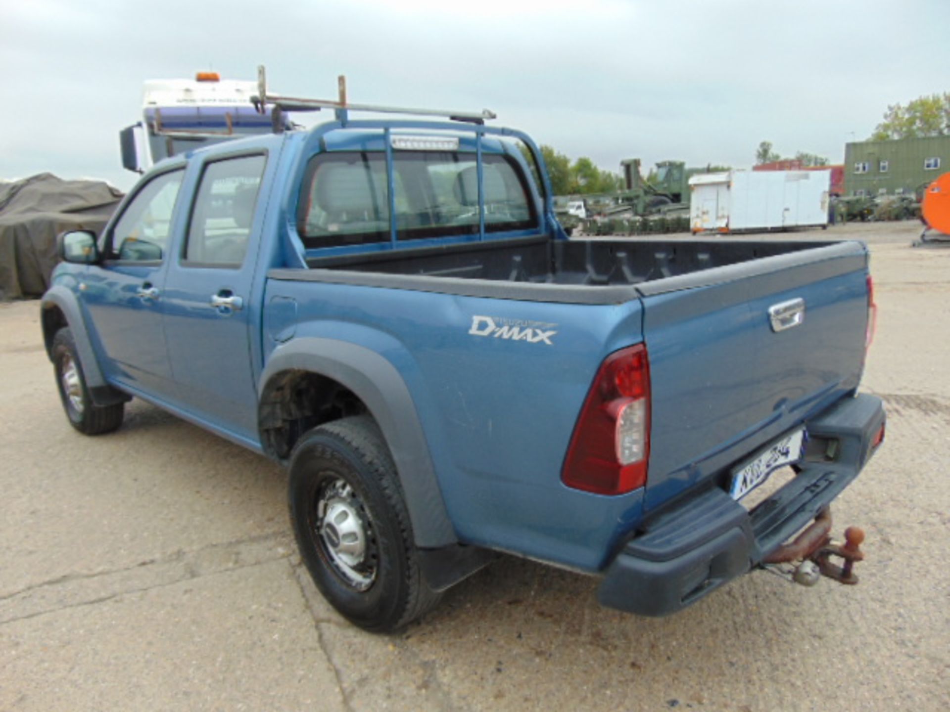 2009 Isuzu D-Max Double Cab 2.5 Diesel 4 x 4 Pickup 167,817km - Image 6 of 17