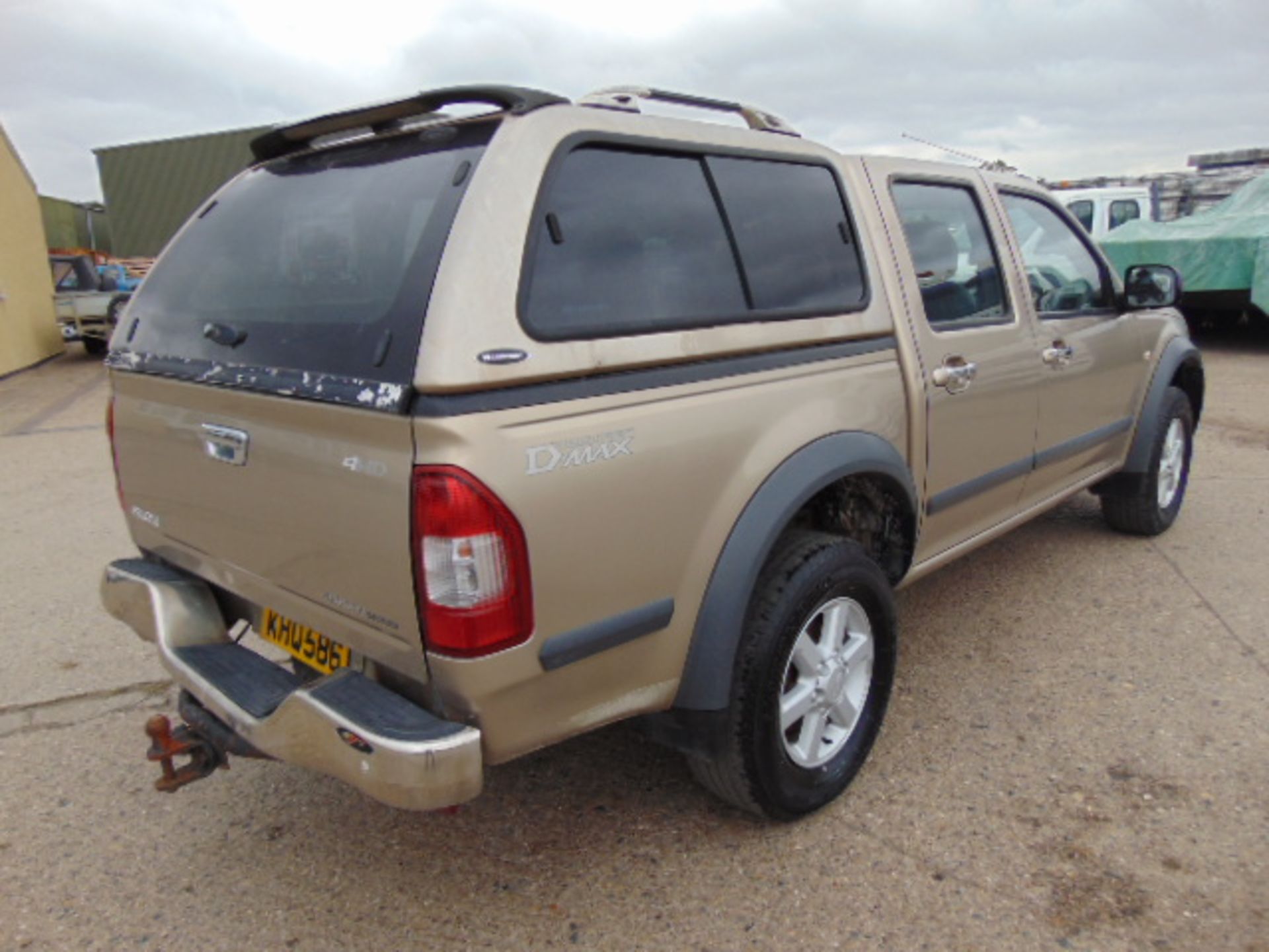 2004 Isuzu D-Max Double Cab 3.0 Diesel 4 x 4 Pickup 112,342 miles - Image 6 of 18