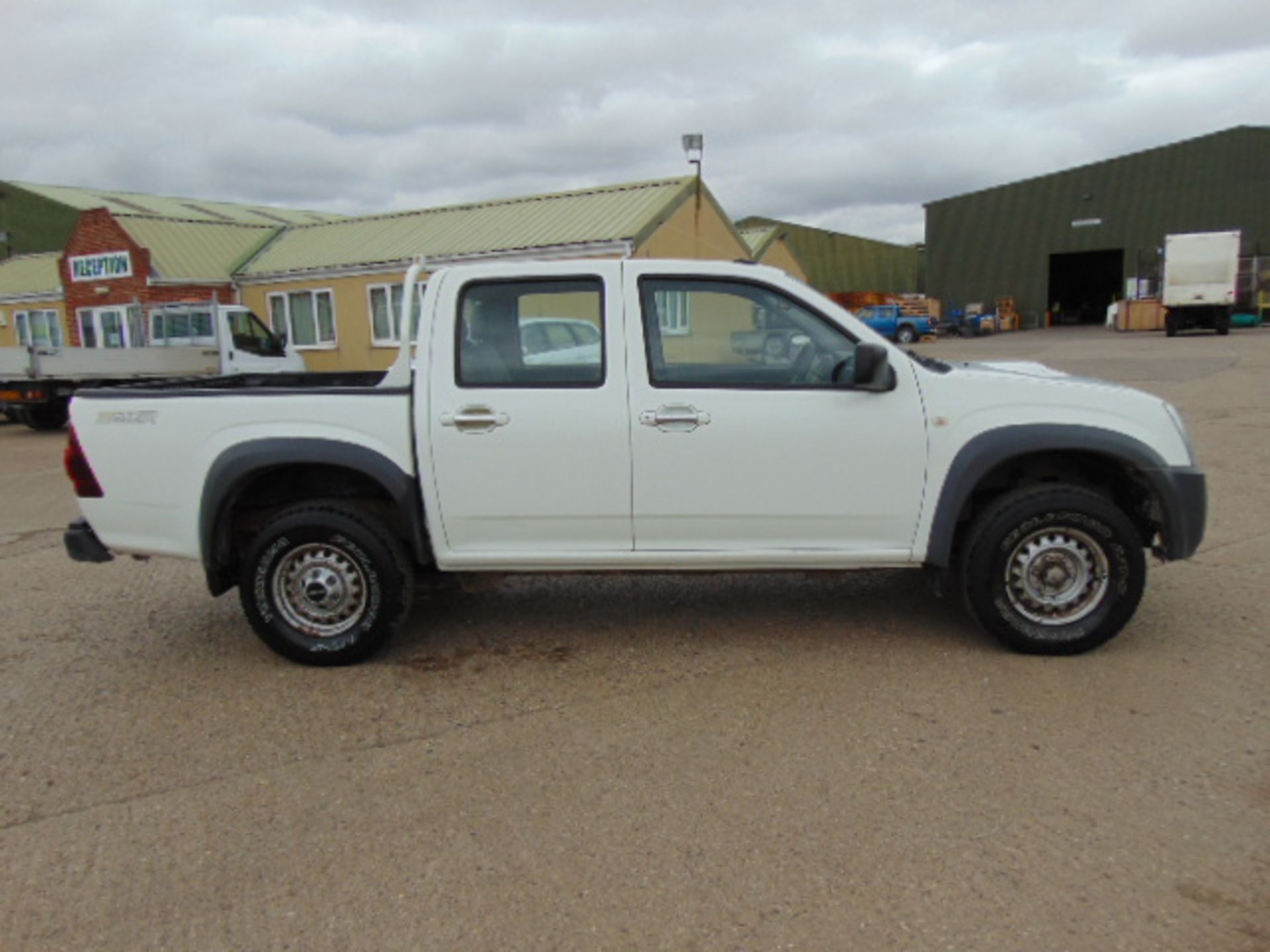 2008 Isuzu D-Max Double Cab 2.5 Diesel 4 x 4 Pickup 56,201km - Image 5 of 18