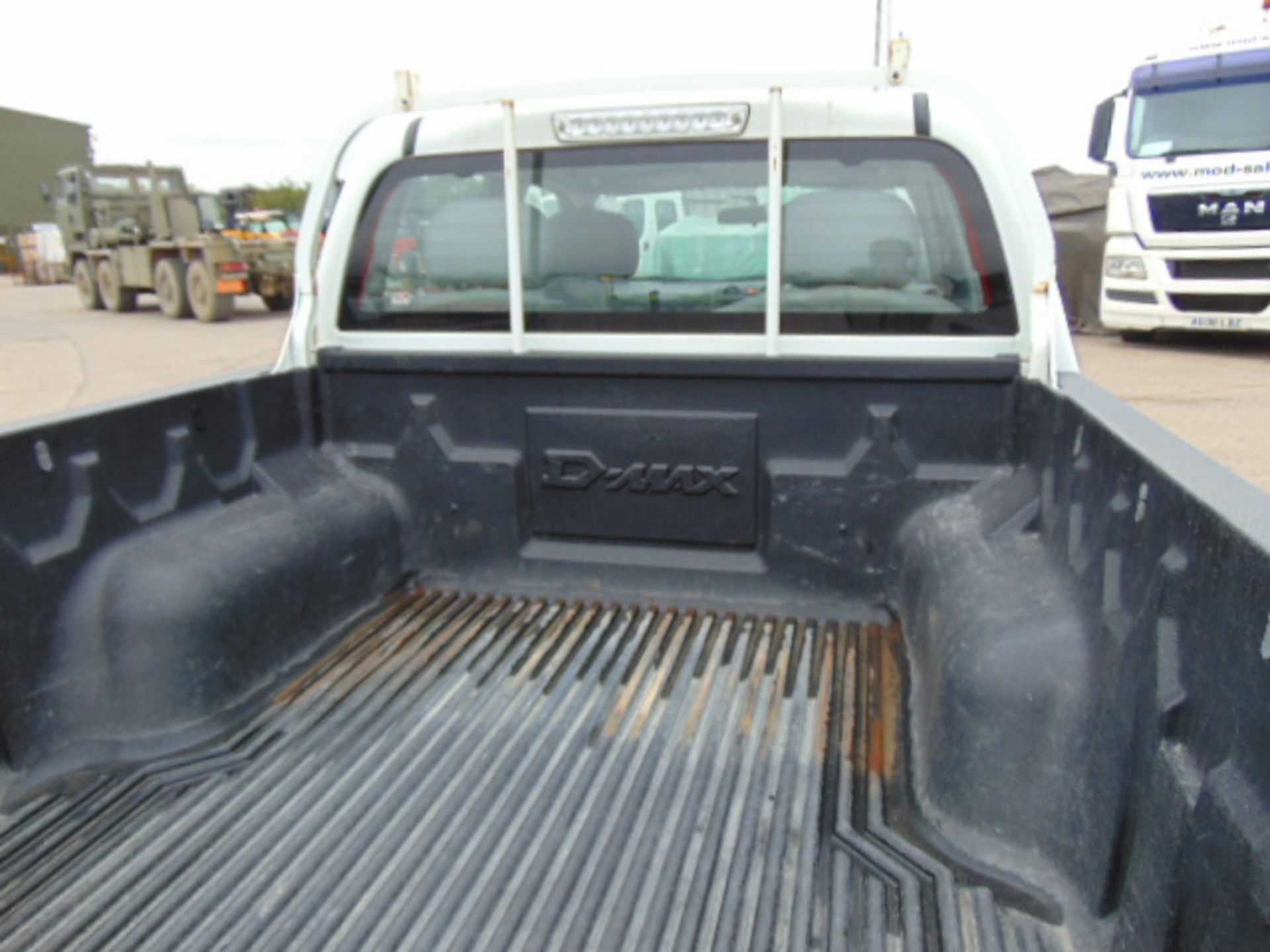 2008 Isuzu D-Max Double Cab 2.5 Diesel 4 x 4 Pickup 92,320km - Image 10 of 17