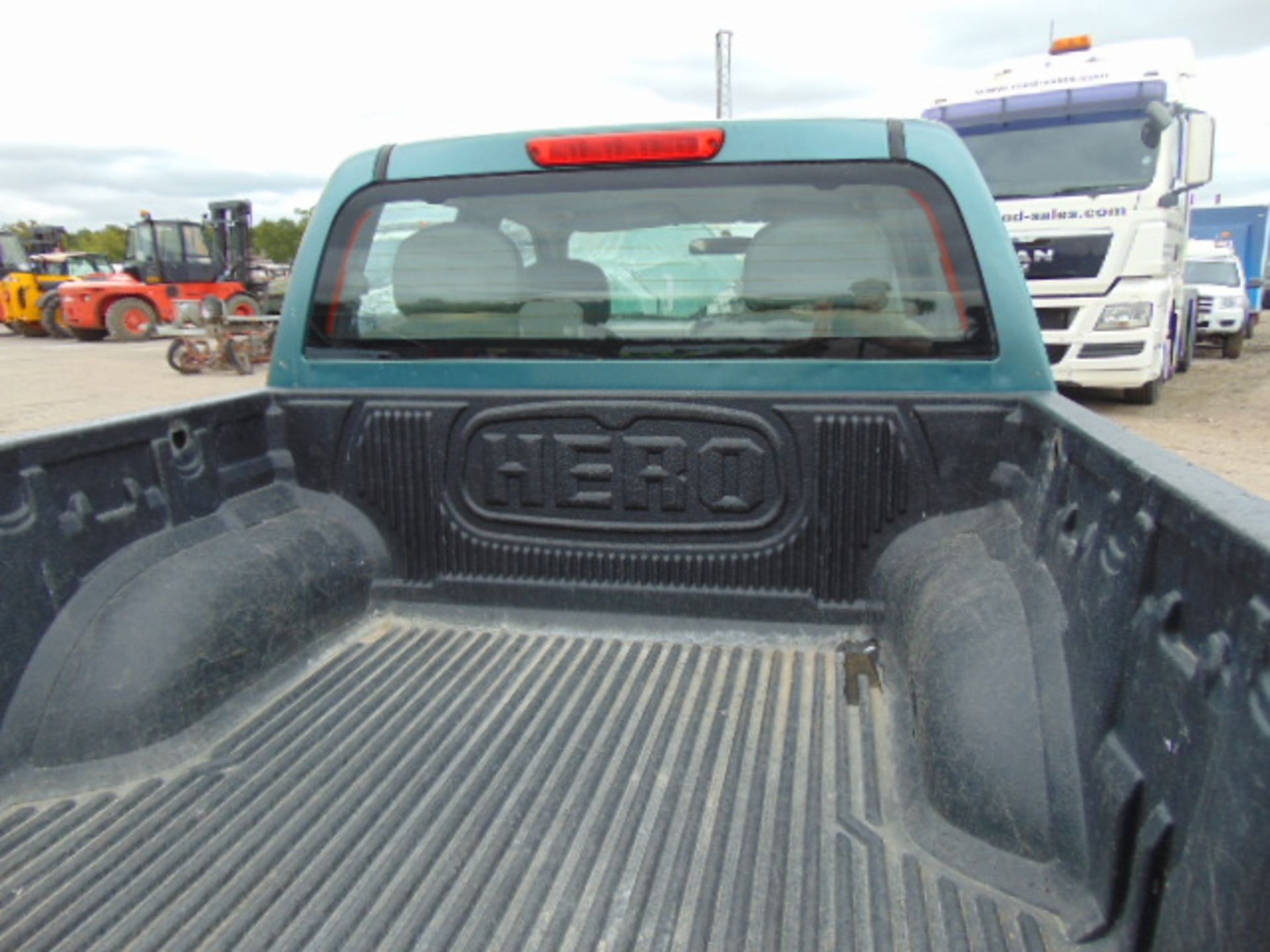 2004 Isuzu D-Max Double Cab 3.0 Diesel 4 x 4 Pickup 114,762 miles - Image 10 of 18