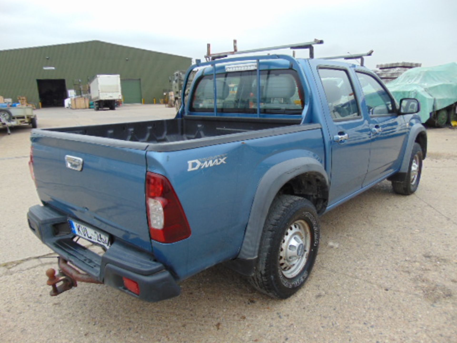 2009 Isuzu D-Max Double Cab 2.5 Diesel 4 x 4 Pickup 167,817km - Image 8 of 17