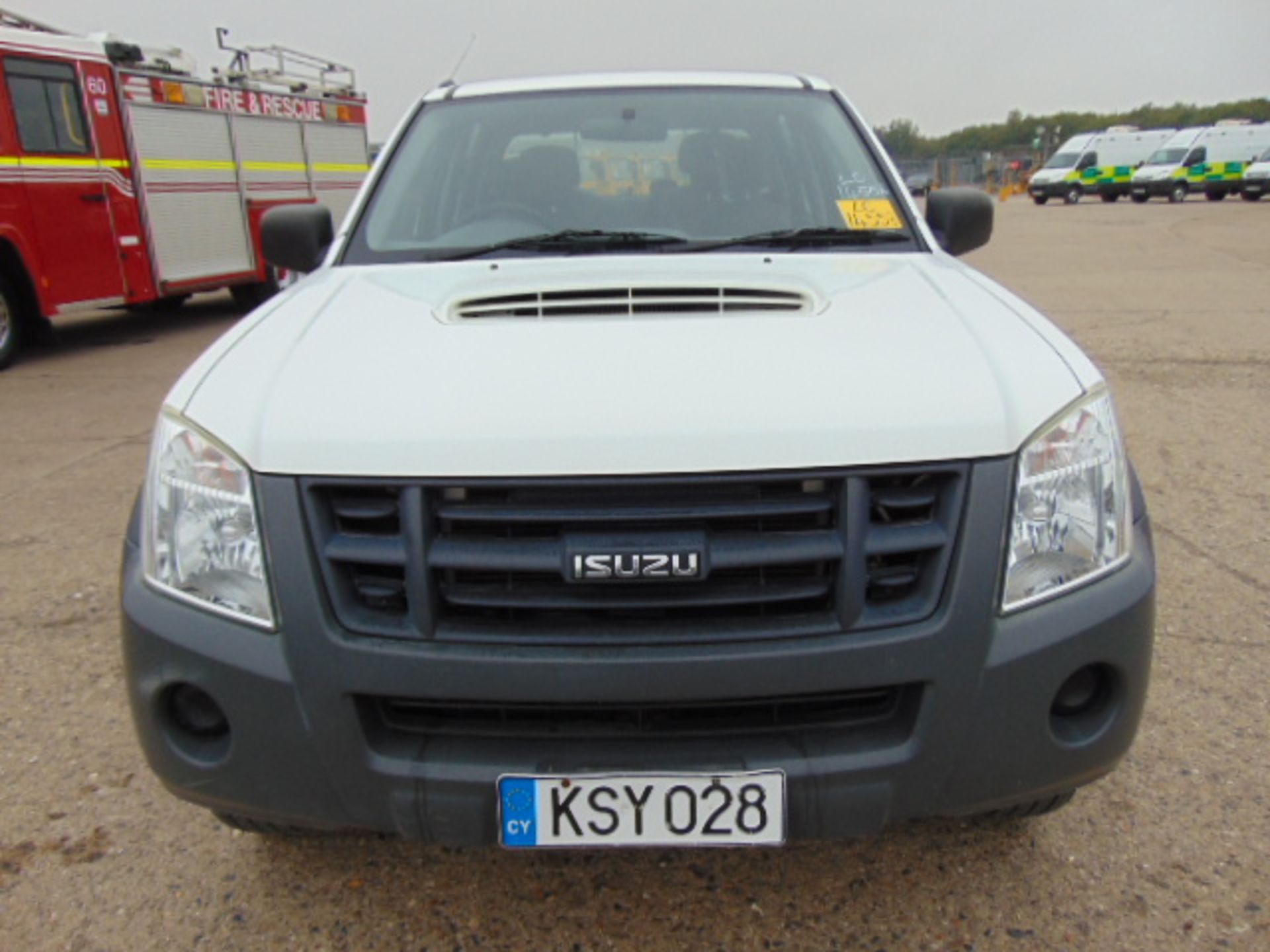 2008 Isuzu D-Max Double Cab 2.5 Diesel 4 x 4 Pickup 57,992km - Image 2 of 16